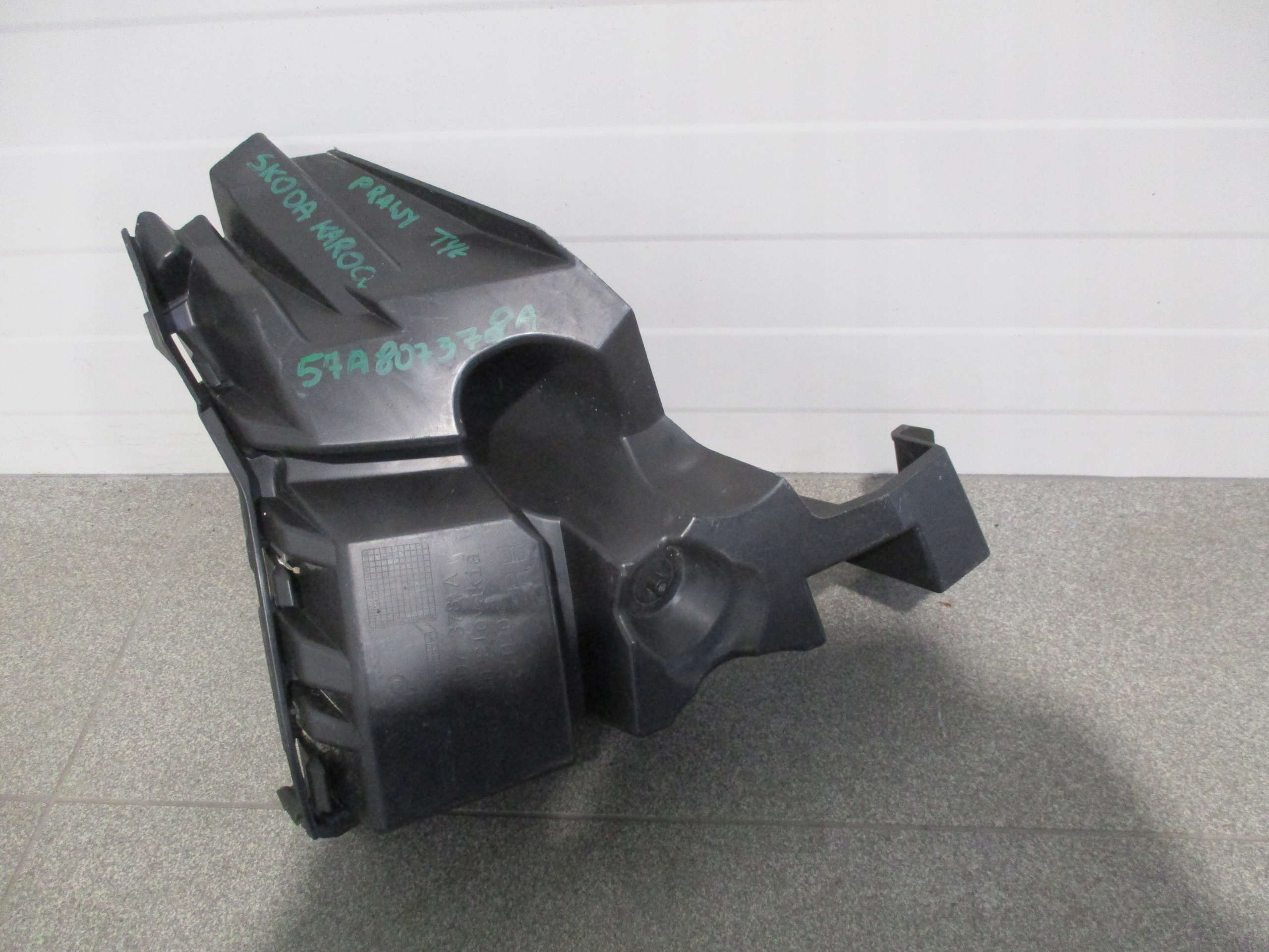 bumper bracket right rear part Skoda Karoq 57A807378A