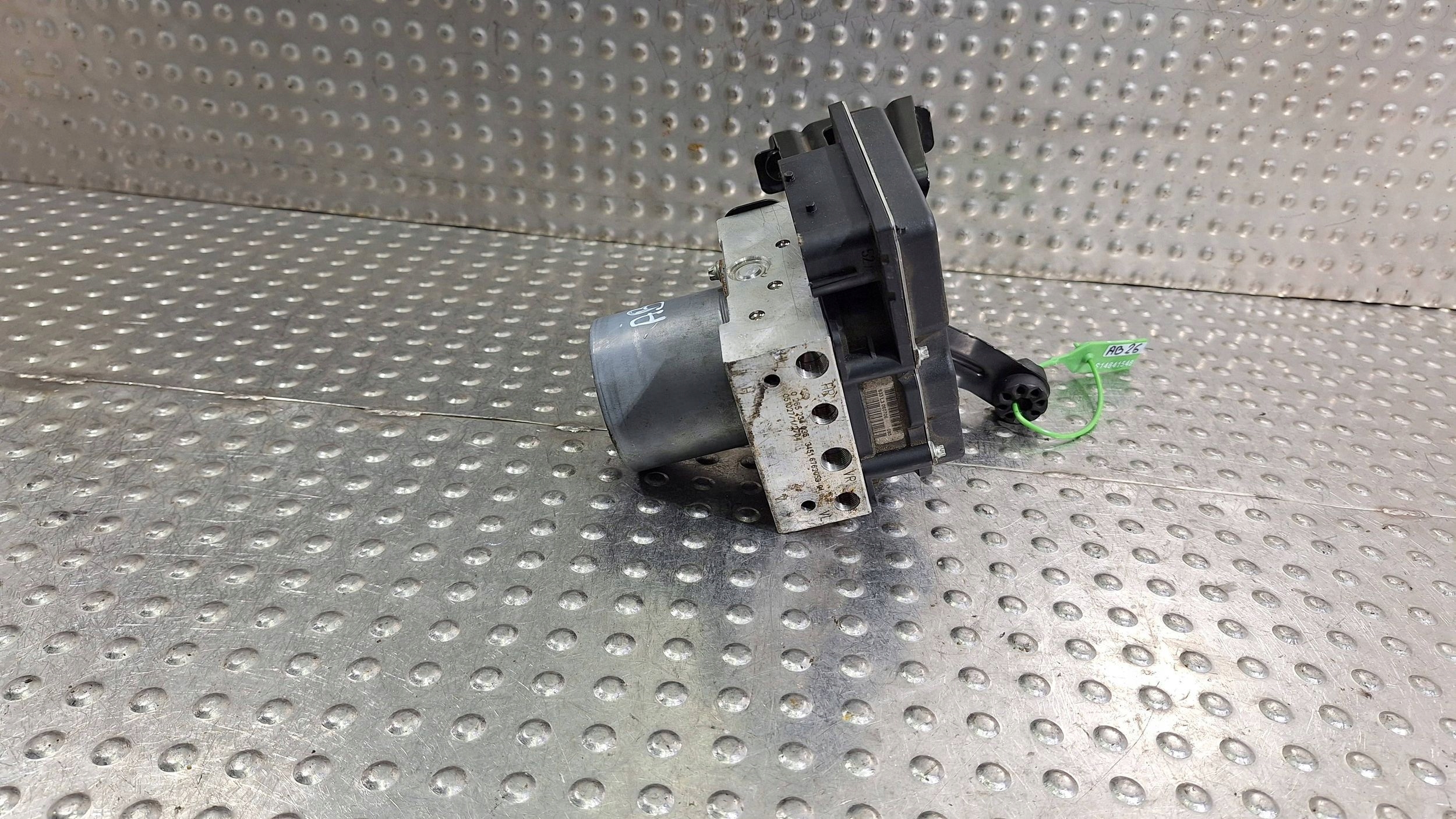 pump control unit ABS 3424682 3424683 BMW X3 E83 2.0D