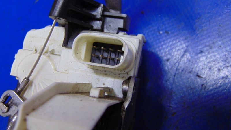 lock door right rear part 8 vertical MERCEDES SPRINTER A910 A907 18-25R
