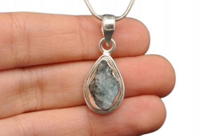 * Akvamarín Krásný Přívěsek Přírodní Minerál Stříbro 925 Č. 10 *