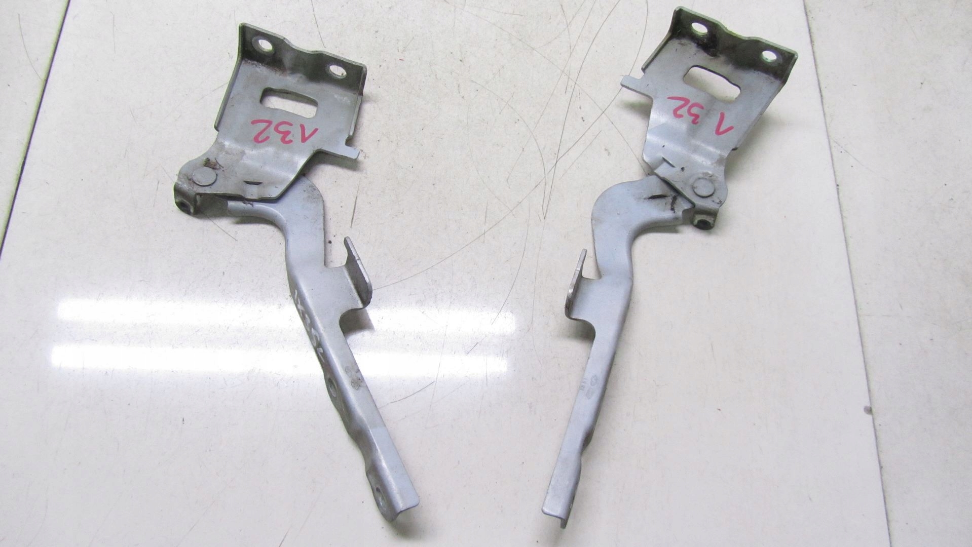 166/132 - HYUNDAI IX35 ПЕТЛЯ КАПОТА KPL 10-16 132