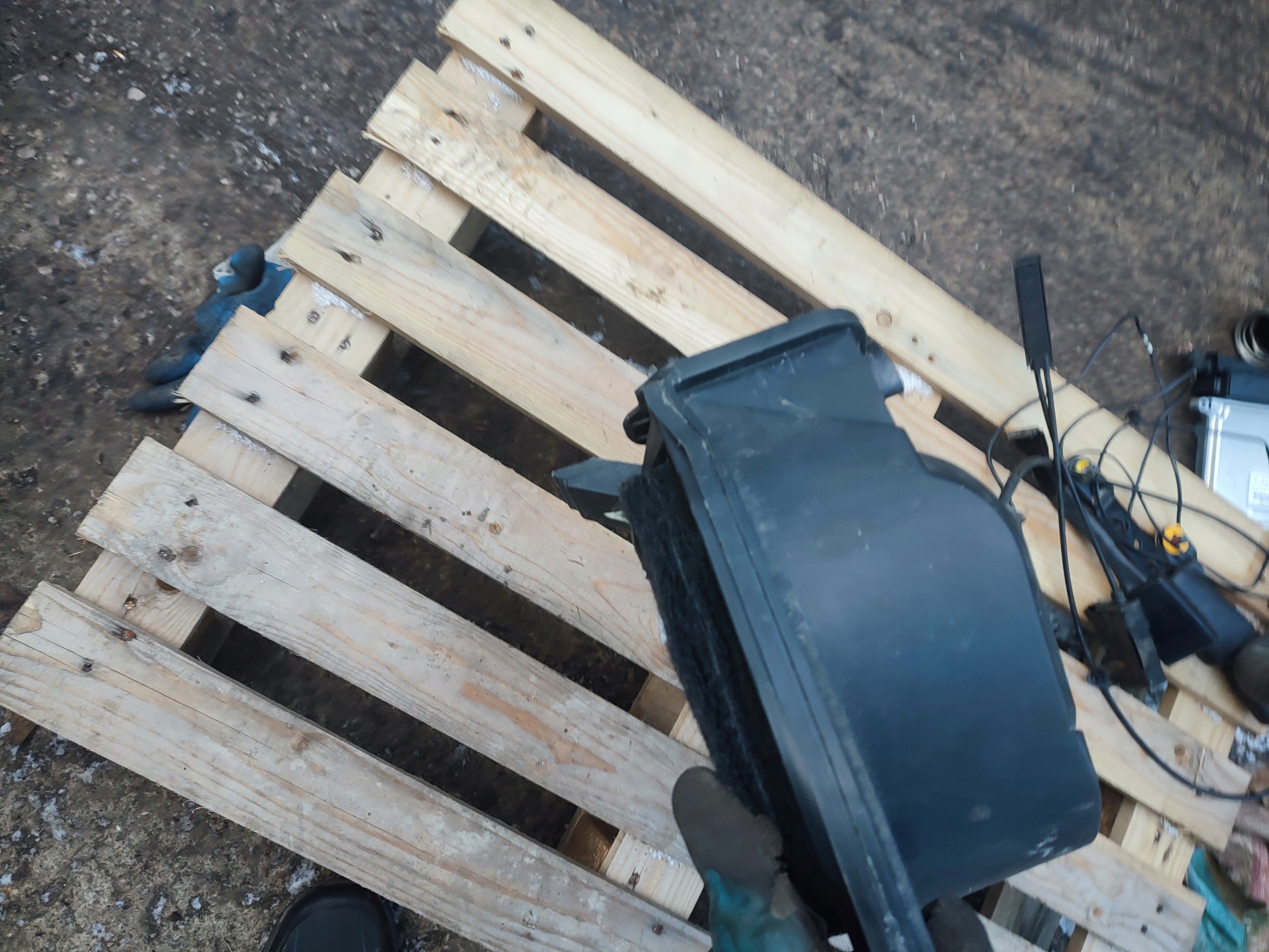 air duct Mercedes W204 A2046820760