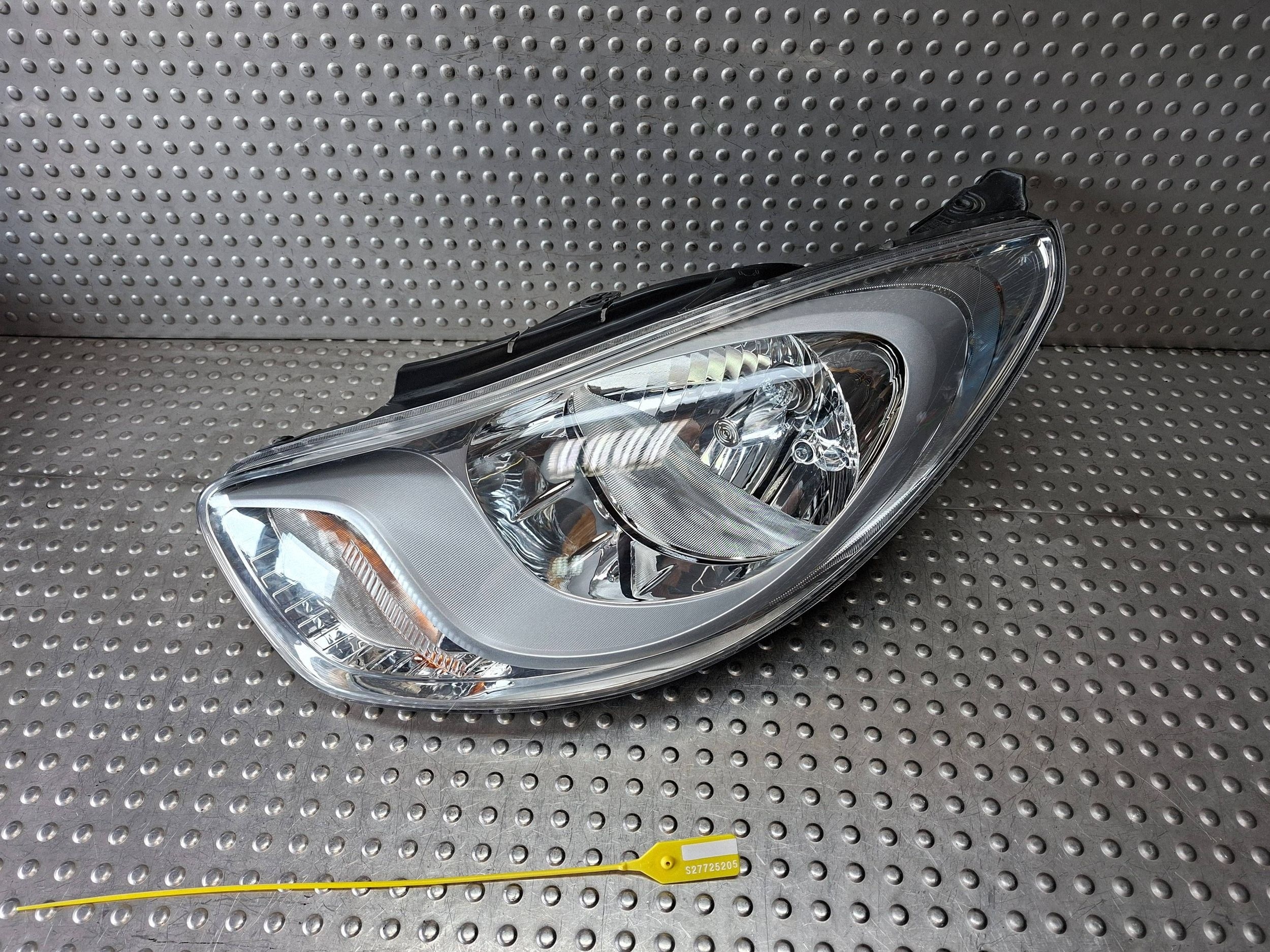 light front left HYUNDAI I10 and LIFT 10-13 EU 92101-0X1