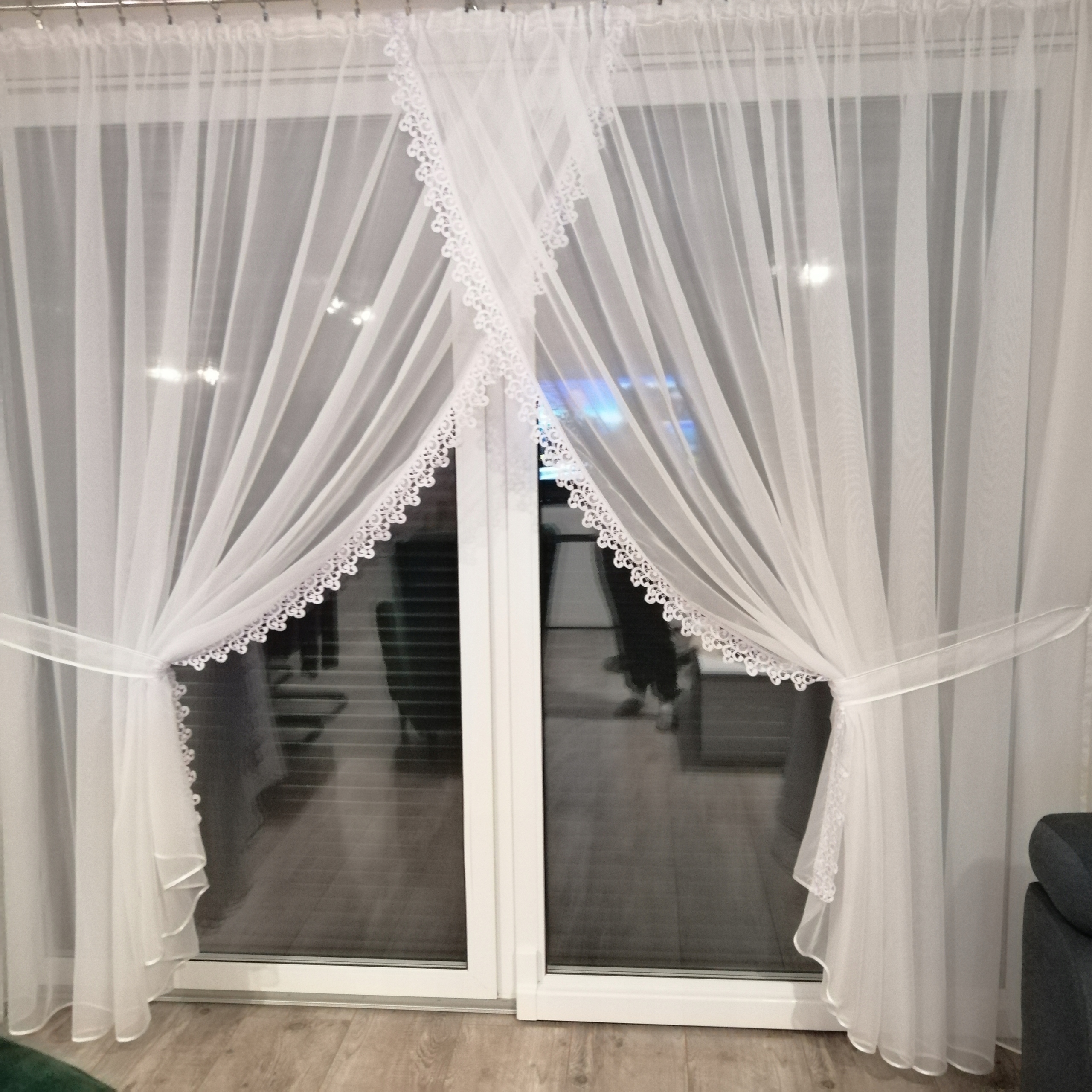 

Firanka Gotowa Woal+gipiura Wys.do 280 cmxSZER 5 m