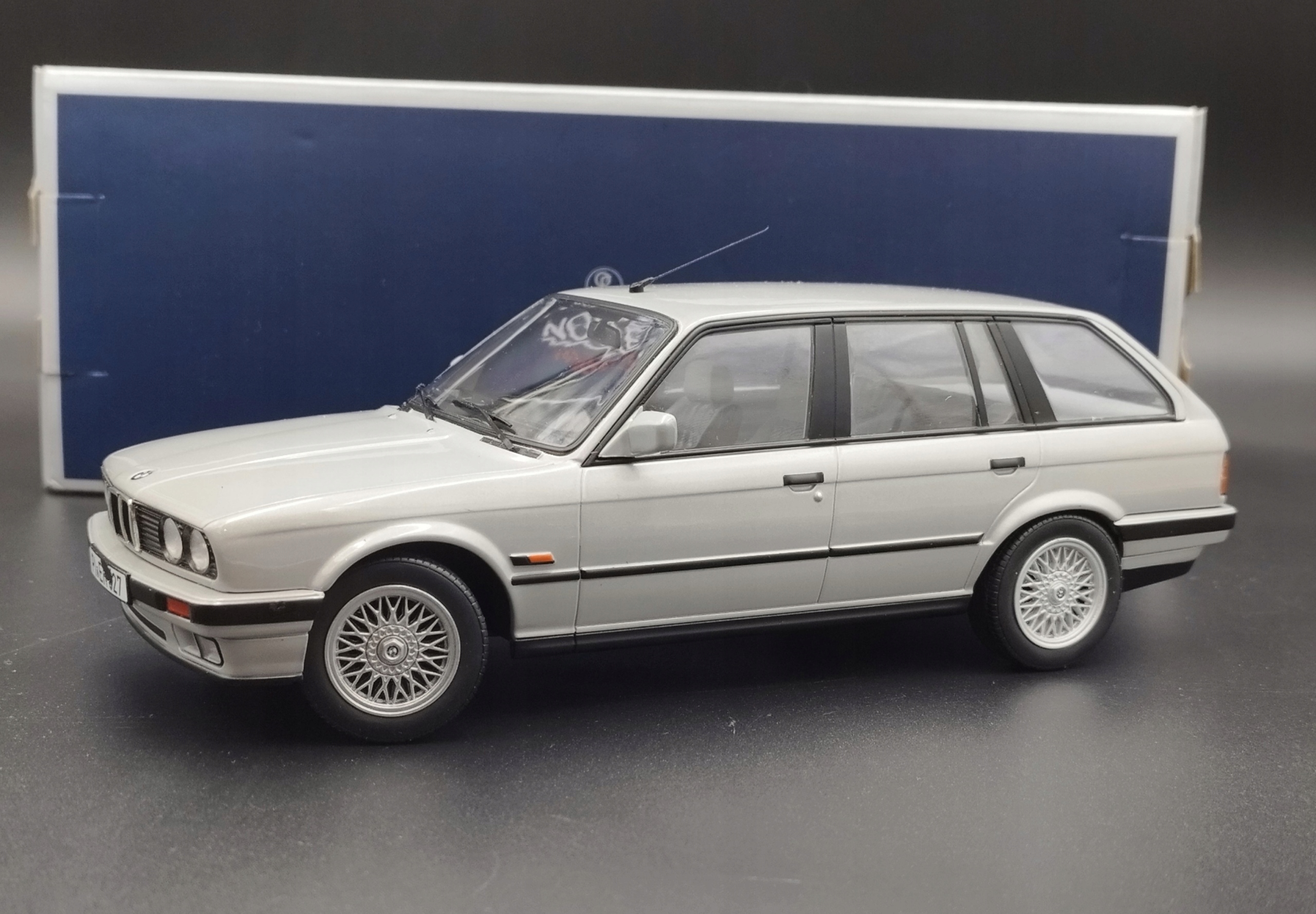 1:18 Norev BMW 325i E30 Touring (1991) silver model nowy 1:18 Norev BMW 325i E30 Touring (1991) silver model nowy