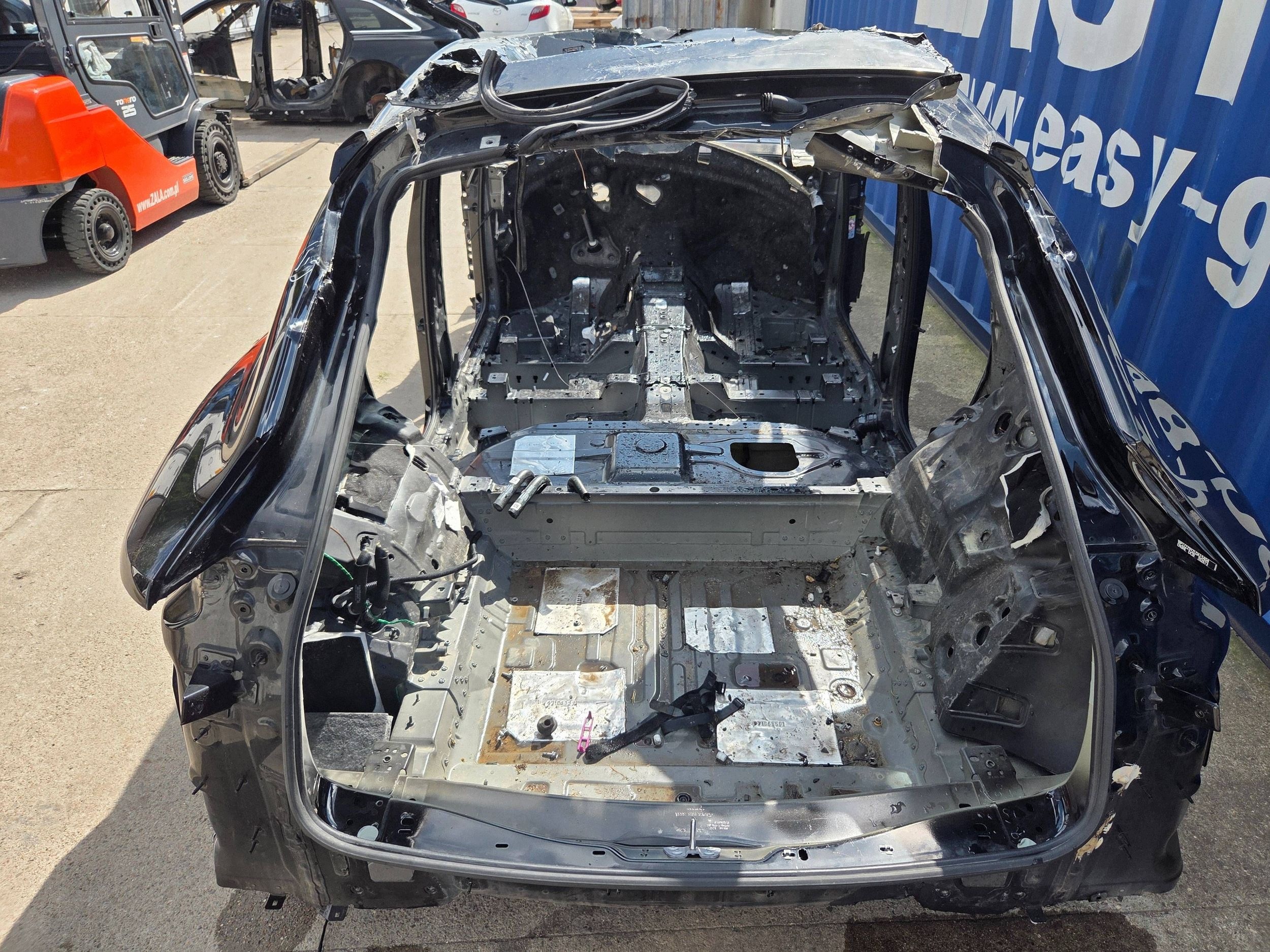 Porsche Cayenne 9Y0 2020r quarter rear left
