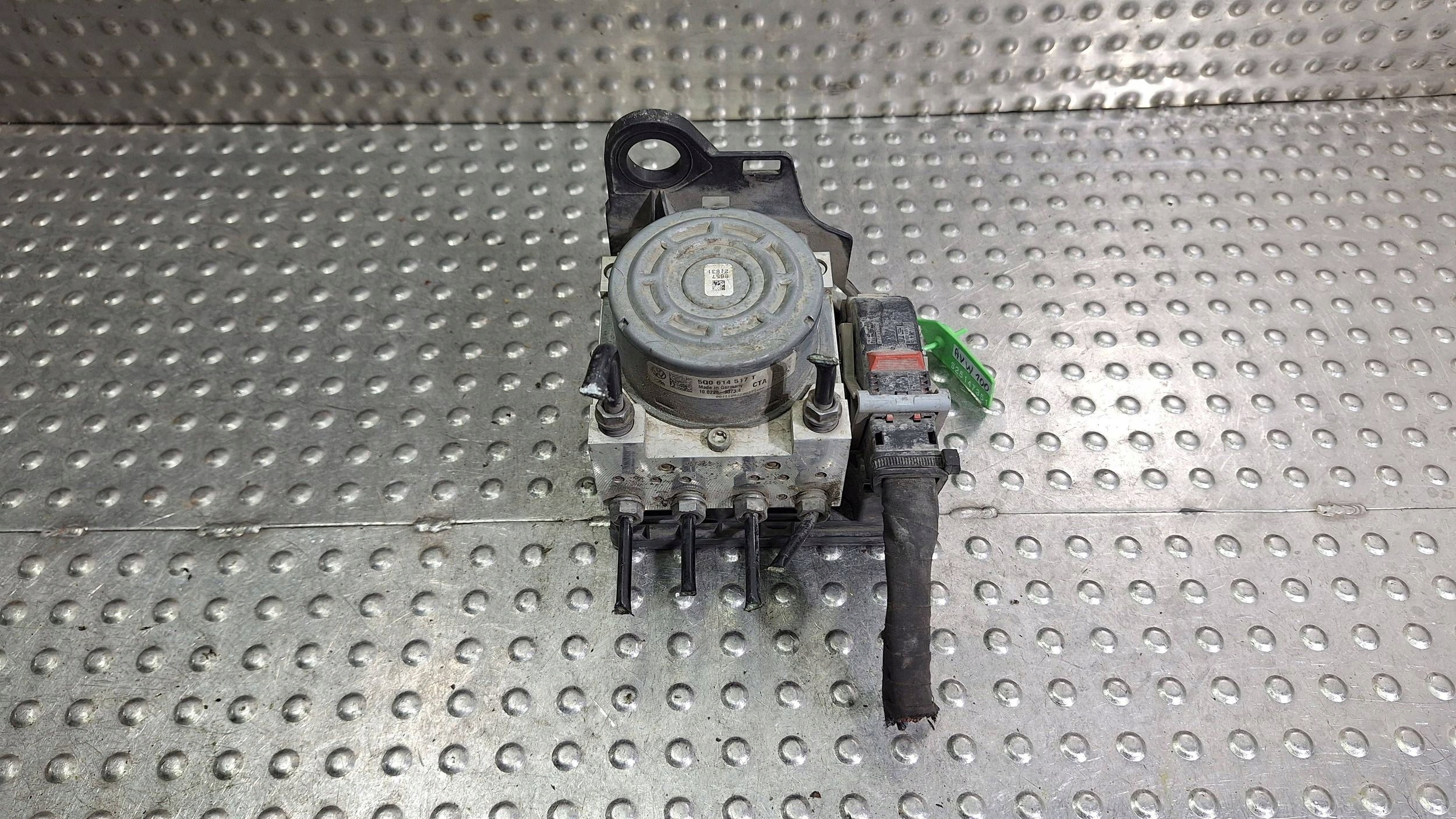 pump control unit ABS 5Q0614517T 5Q0907379AA AUDI A3 8V GOLF VII