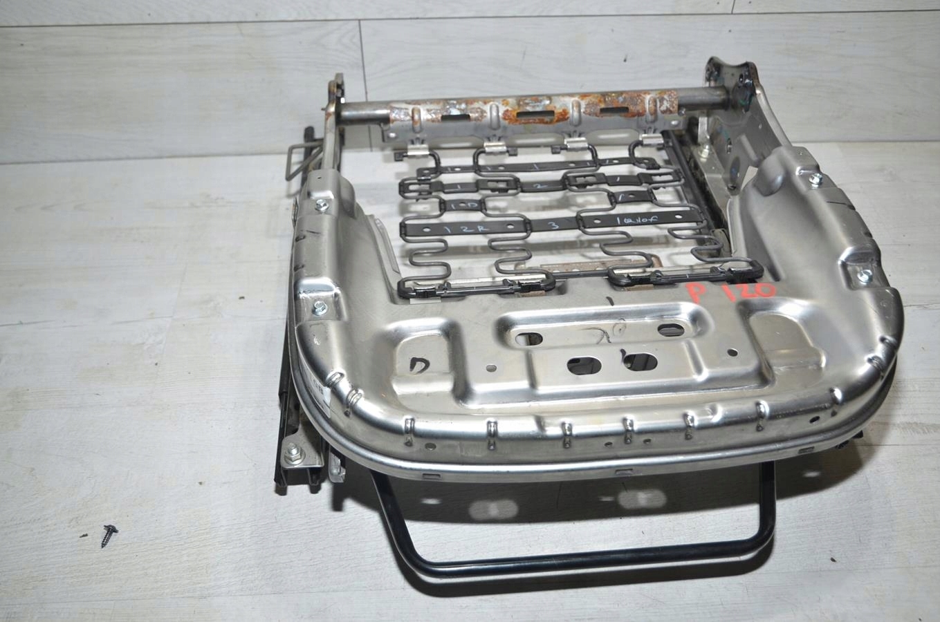 seat right support Hyundai i20 II lift 5d