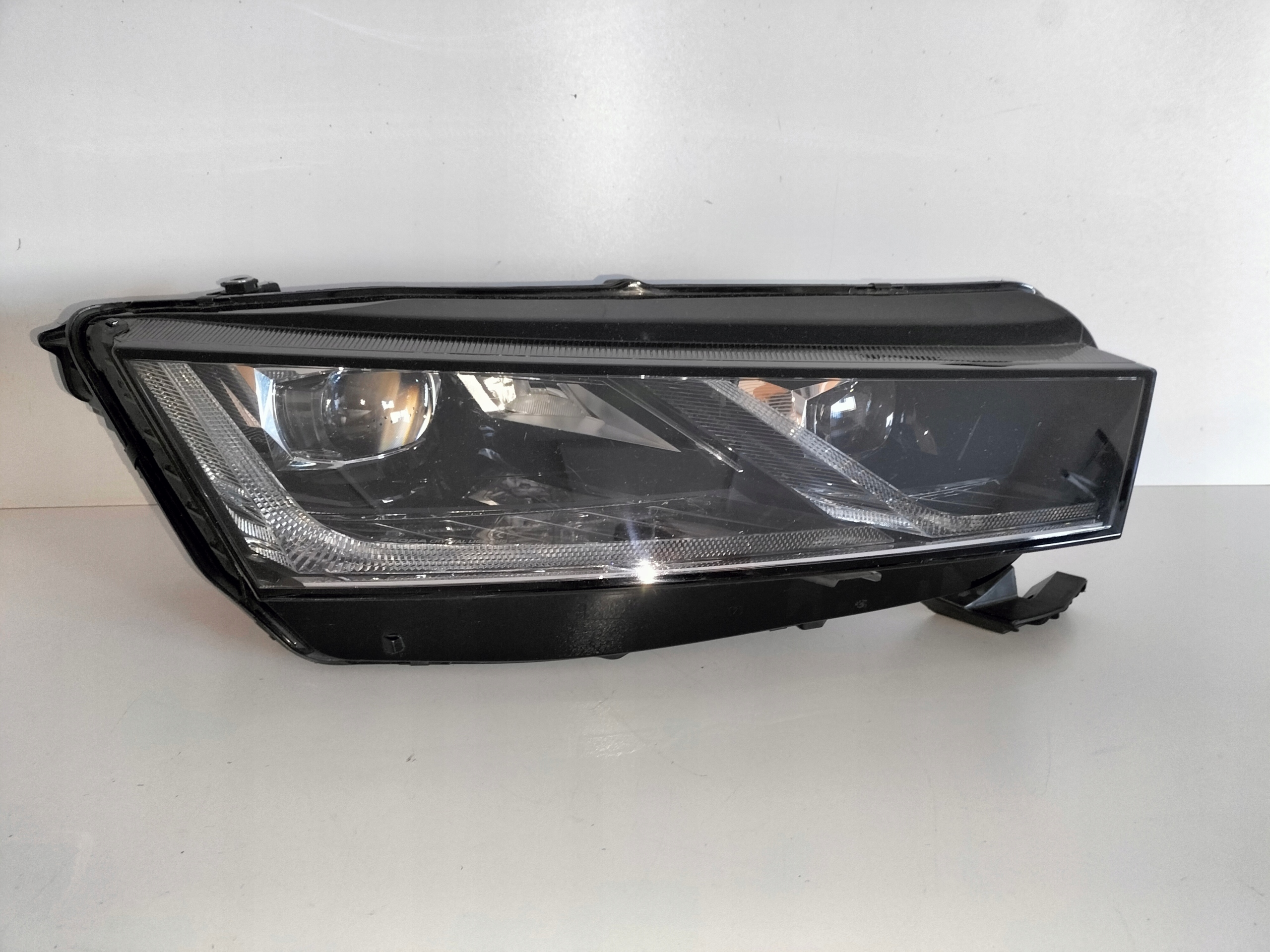 light front reflektor right SKODA OCTAVIA 4 IV 19- FULL LED