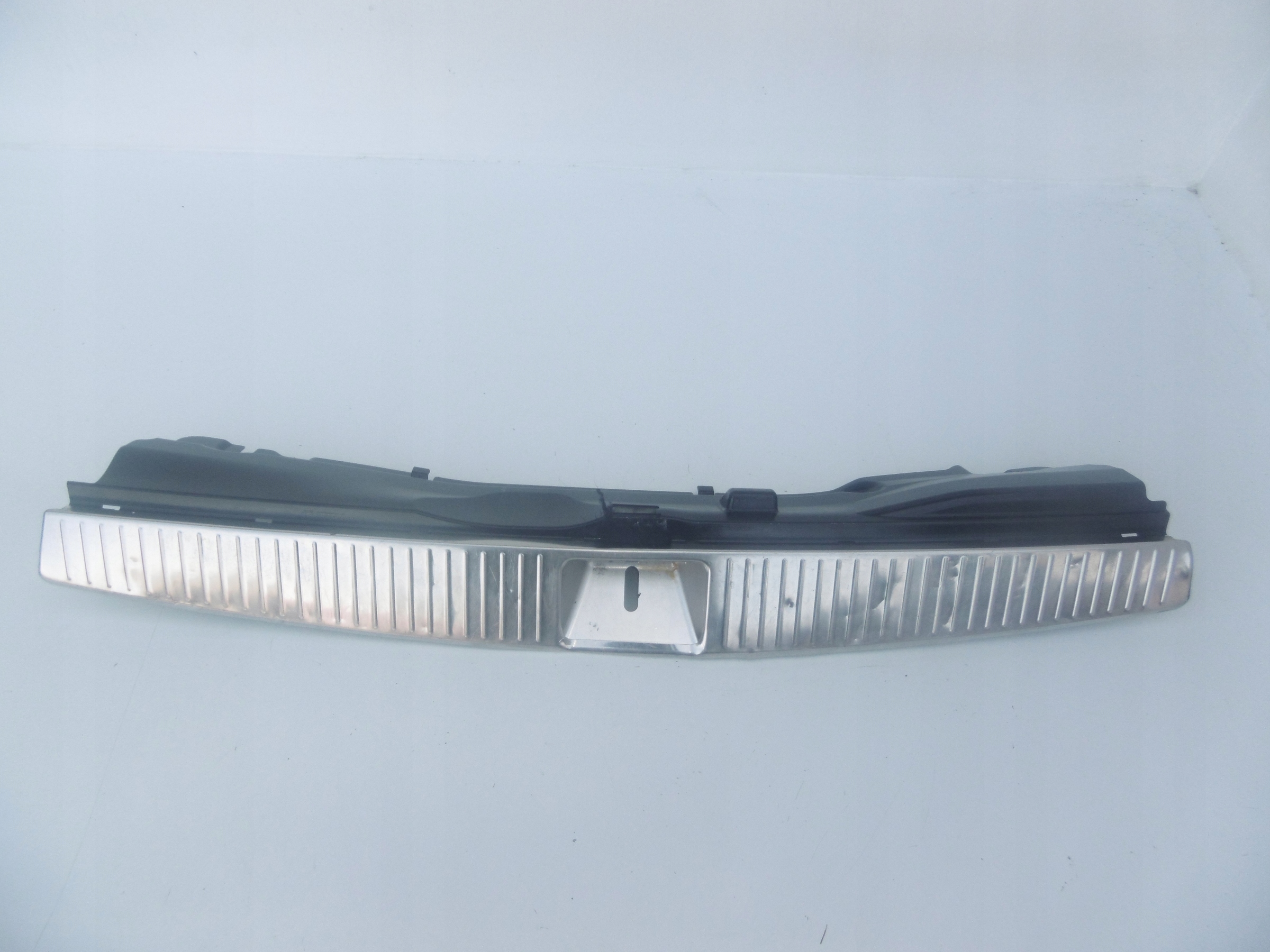 moulding cover boot KOMBI MERCEDES W204