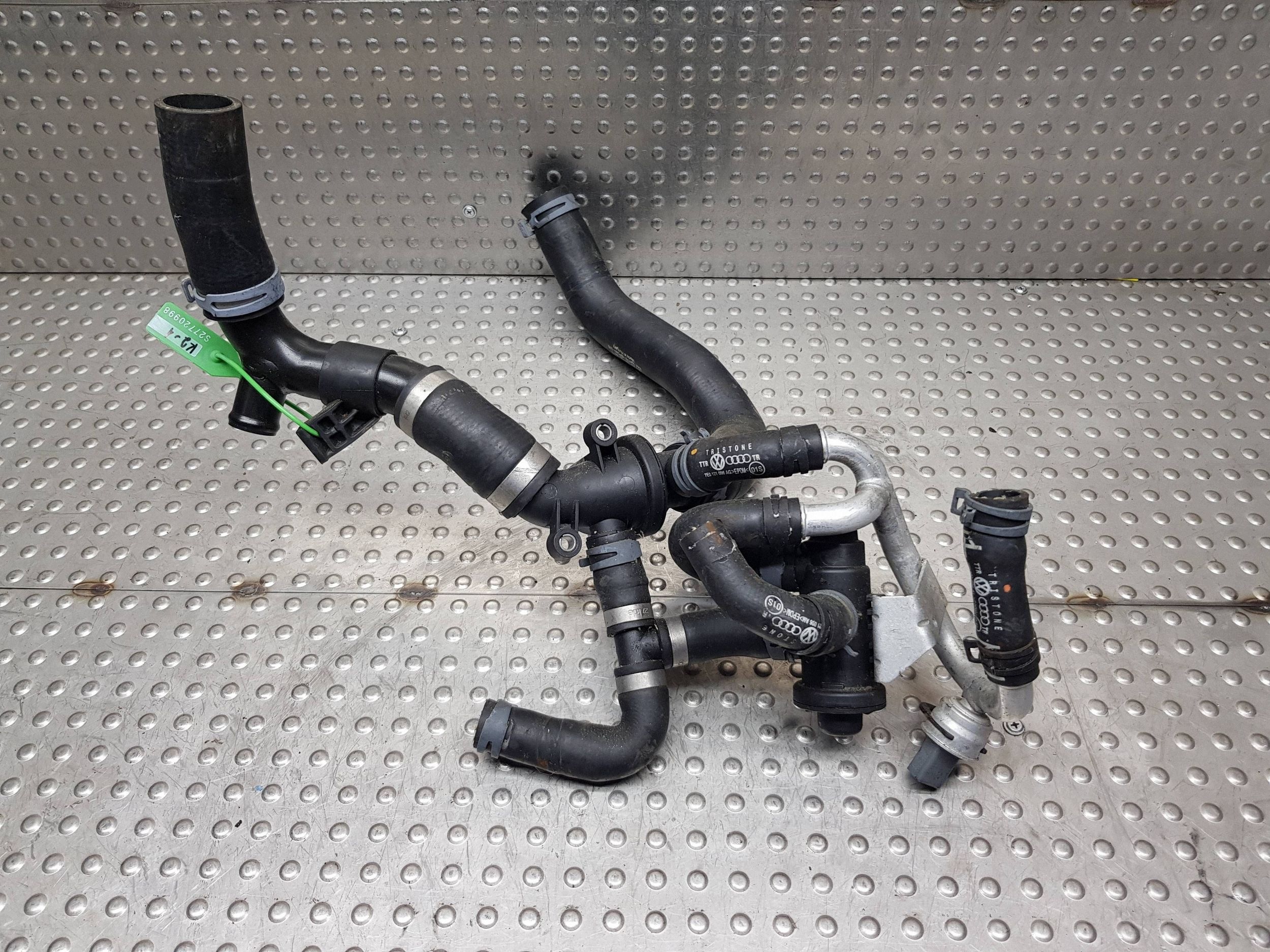 Tubi d’acqua MAGISTRALA 7E0122051AF 7E0121065BT VW MULTIVAN T6