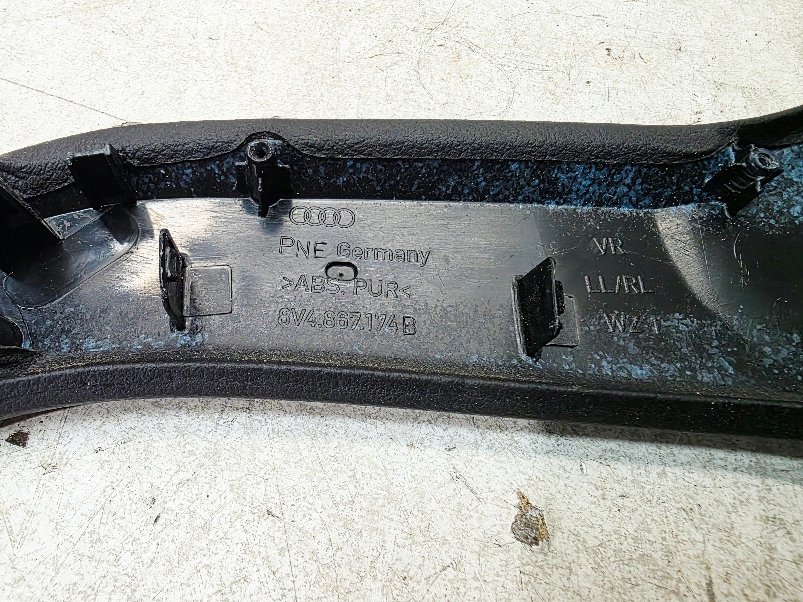 armrest door right front AUDI A3 8V SPORTBACK 8V4867174B