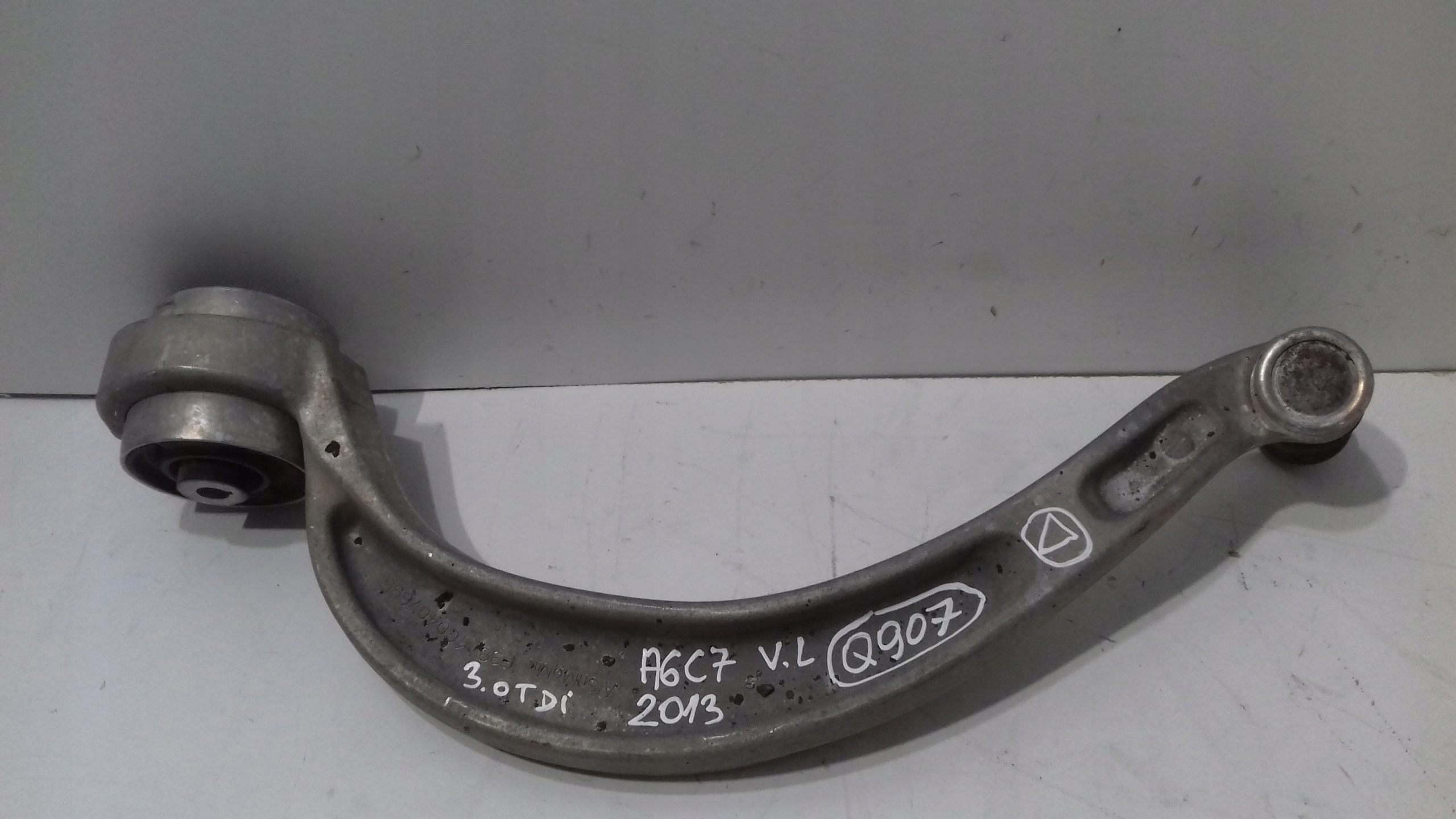 AUDI A6 C7 A7 arm left front 4G0407695