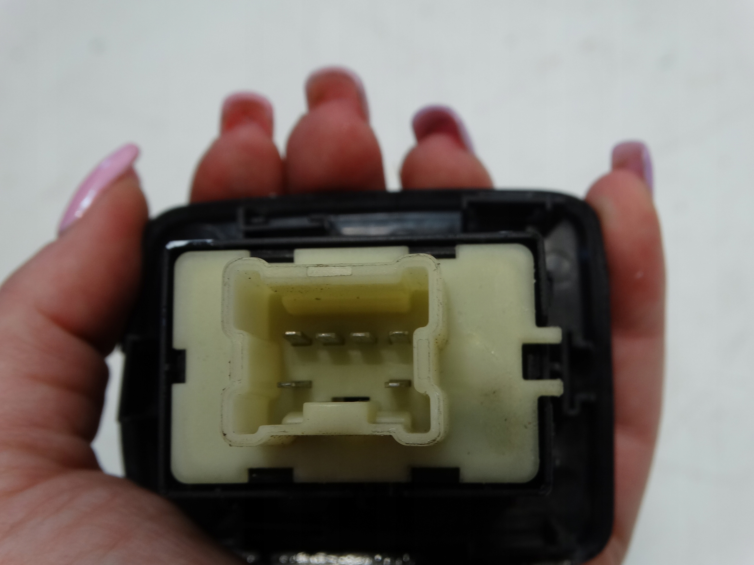 switch windows left rear part DACIA SANDERO II 20R.