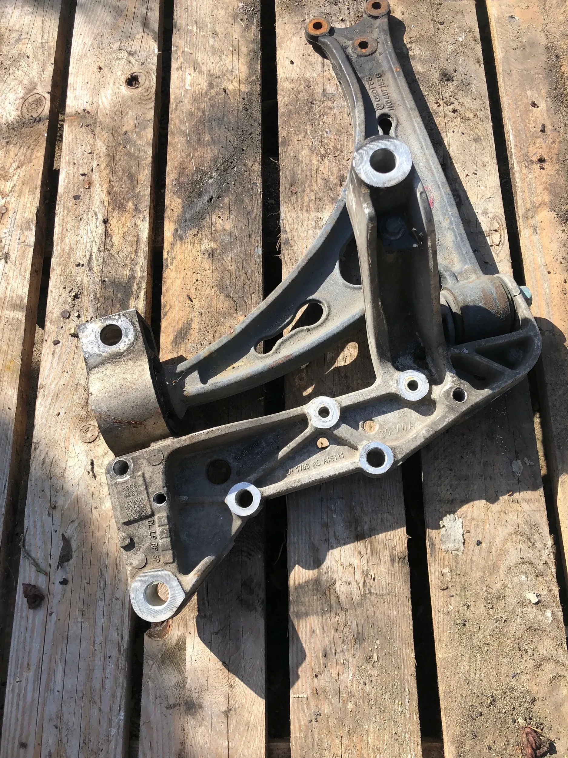 arm left front VW SKODA AUDI 1K0407153G 1K0199295F