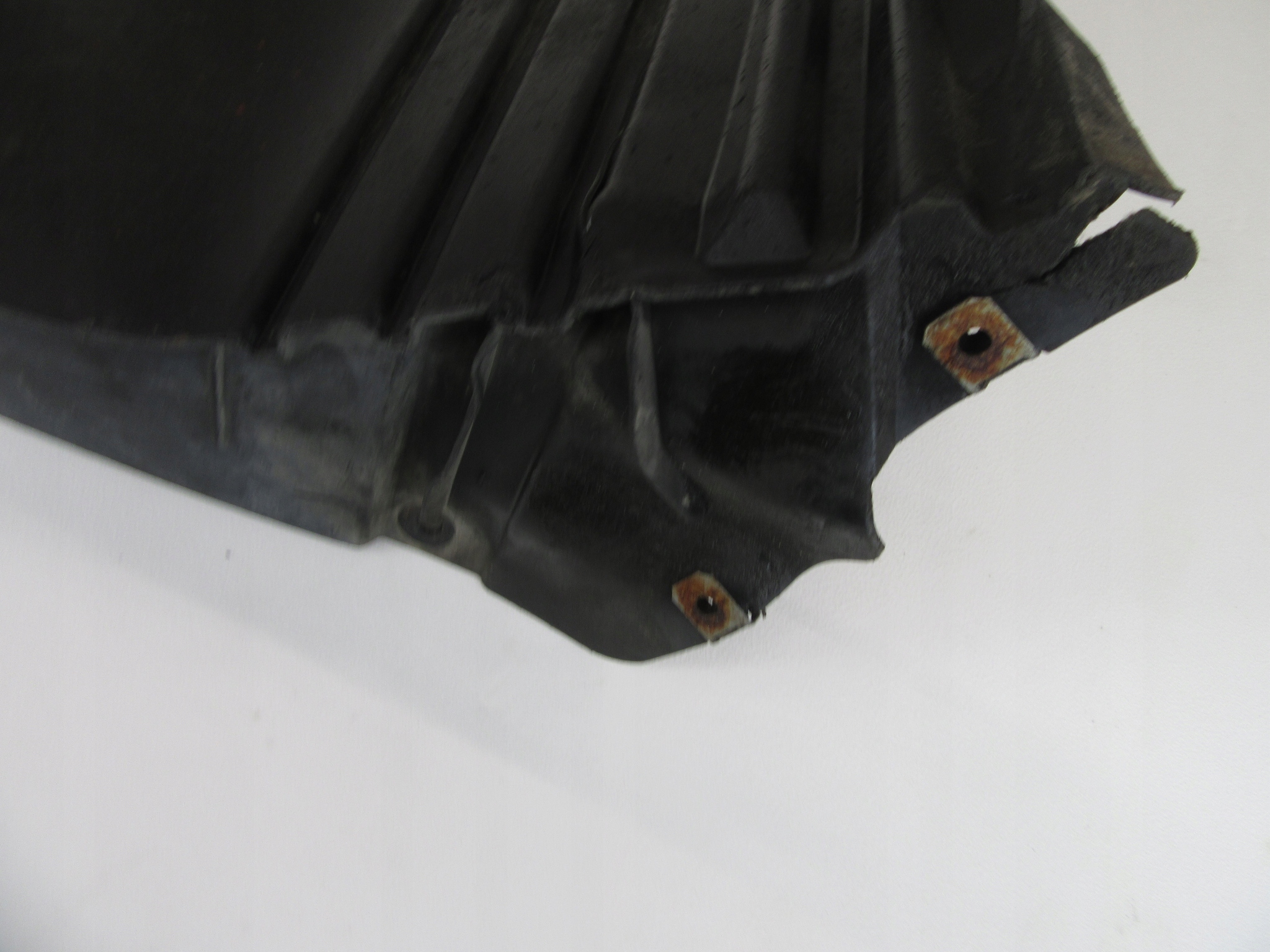 podblatník předek pravé kryt kola BMW e60 e61