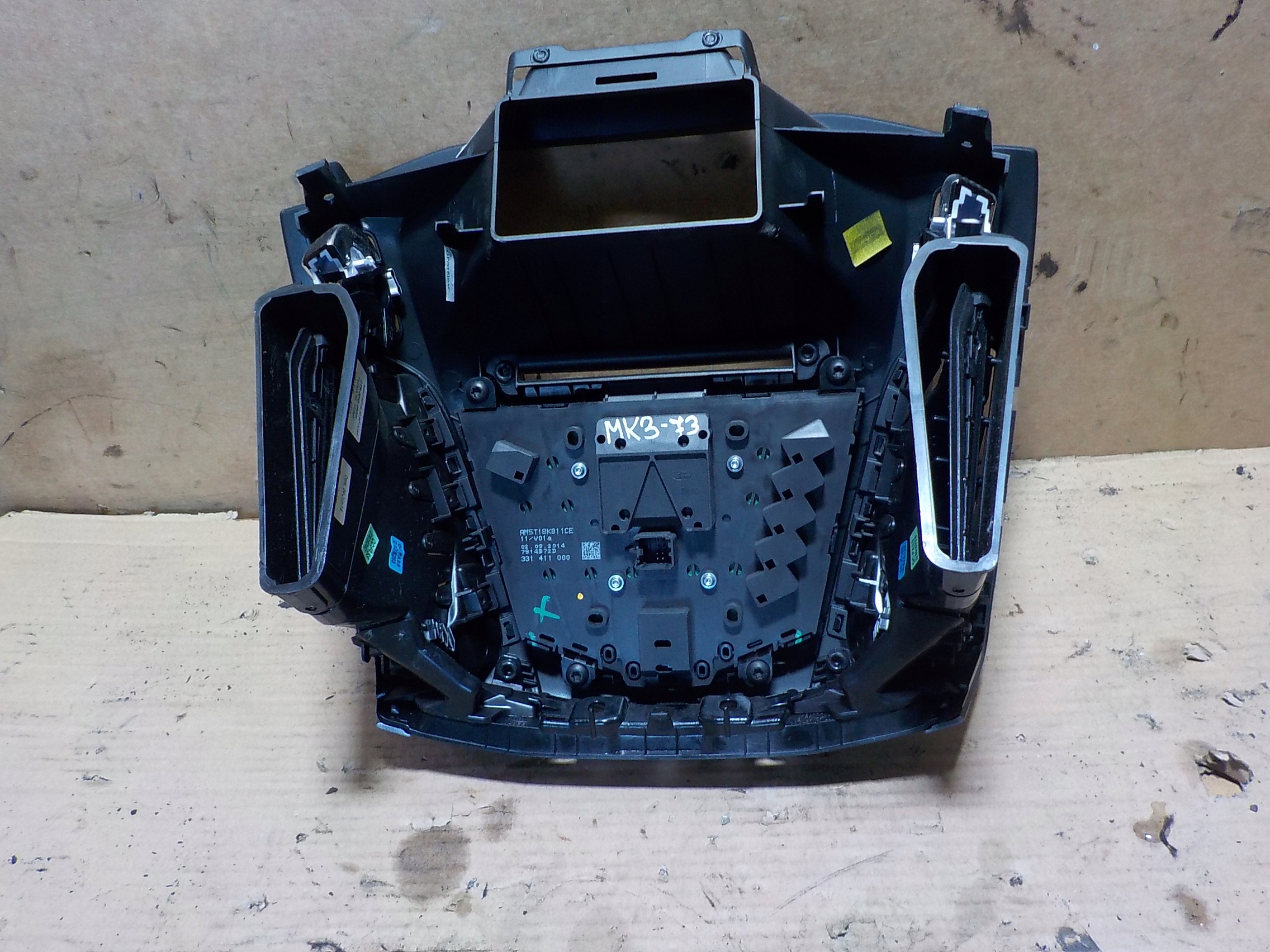 ПАНЕЛЬ РАДІОПРИЙМАЧА FOCUS MK3 AM5T18K811CE