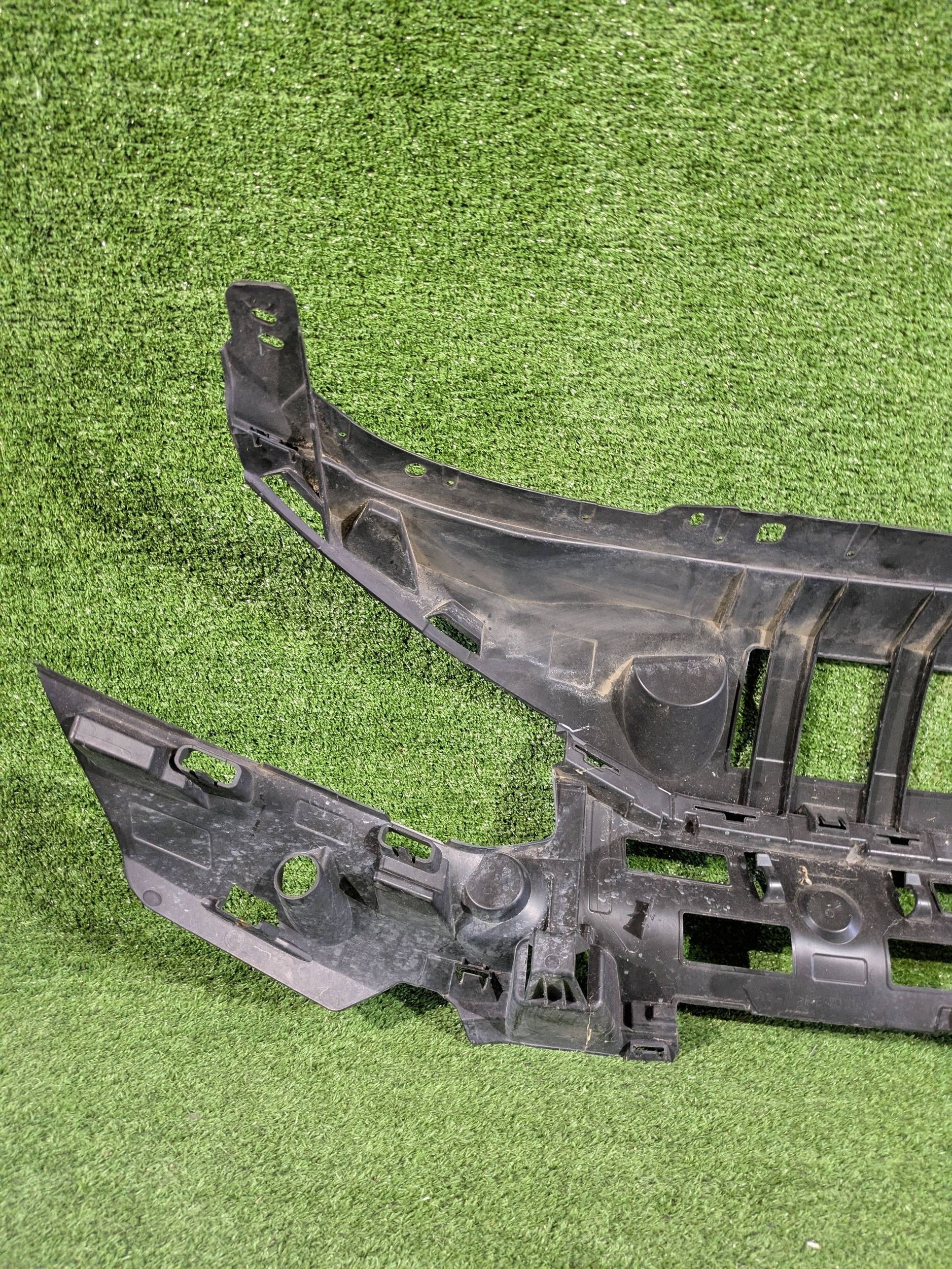 pillar support GRILLA PEUGEOT 3008 5008 II NR.A267