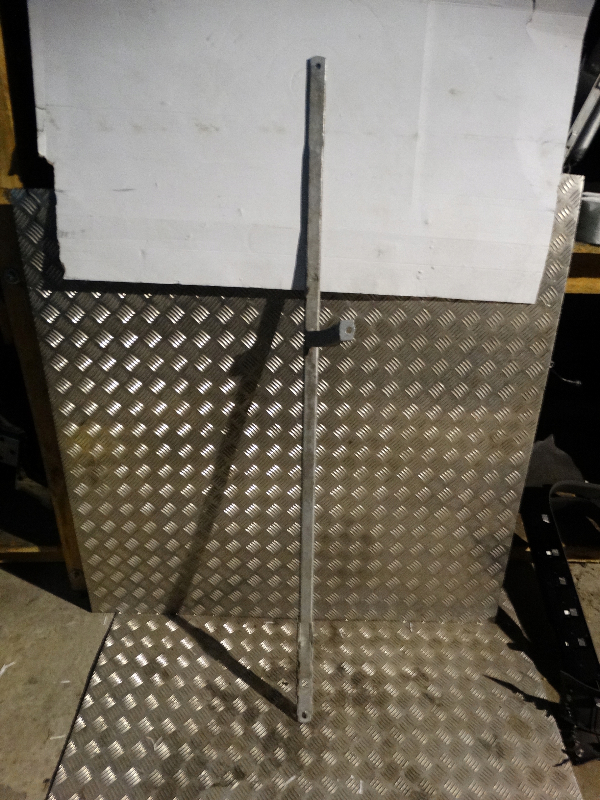 console chassis rear right MERCEDES W213 1