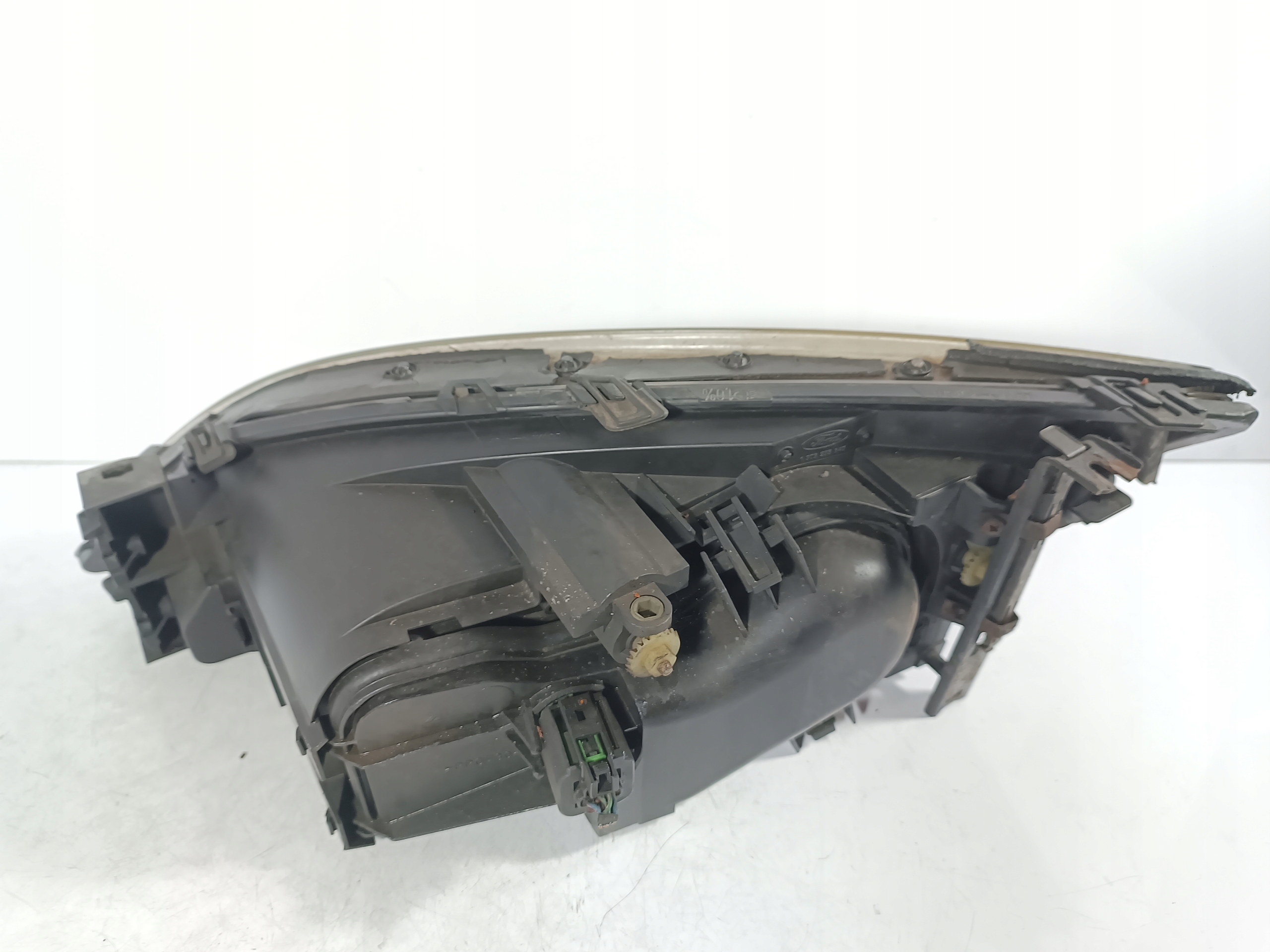 Mondeo MK3 05-07 REFLEKTOR light right front front OE 0301174204