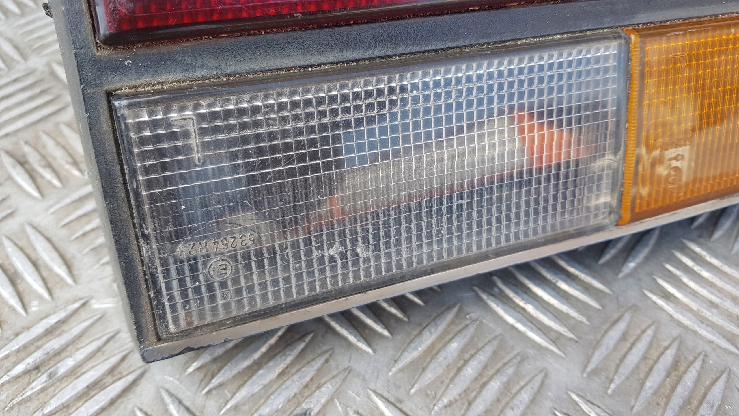 AUDI 100 C2 Licht links heck WKLAD
