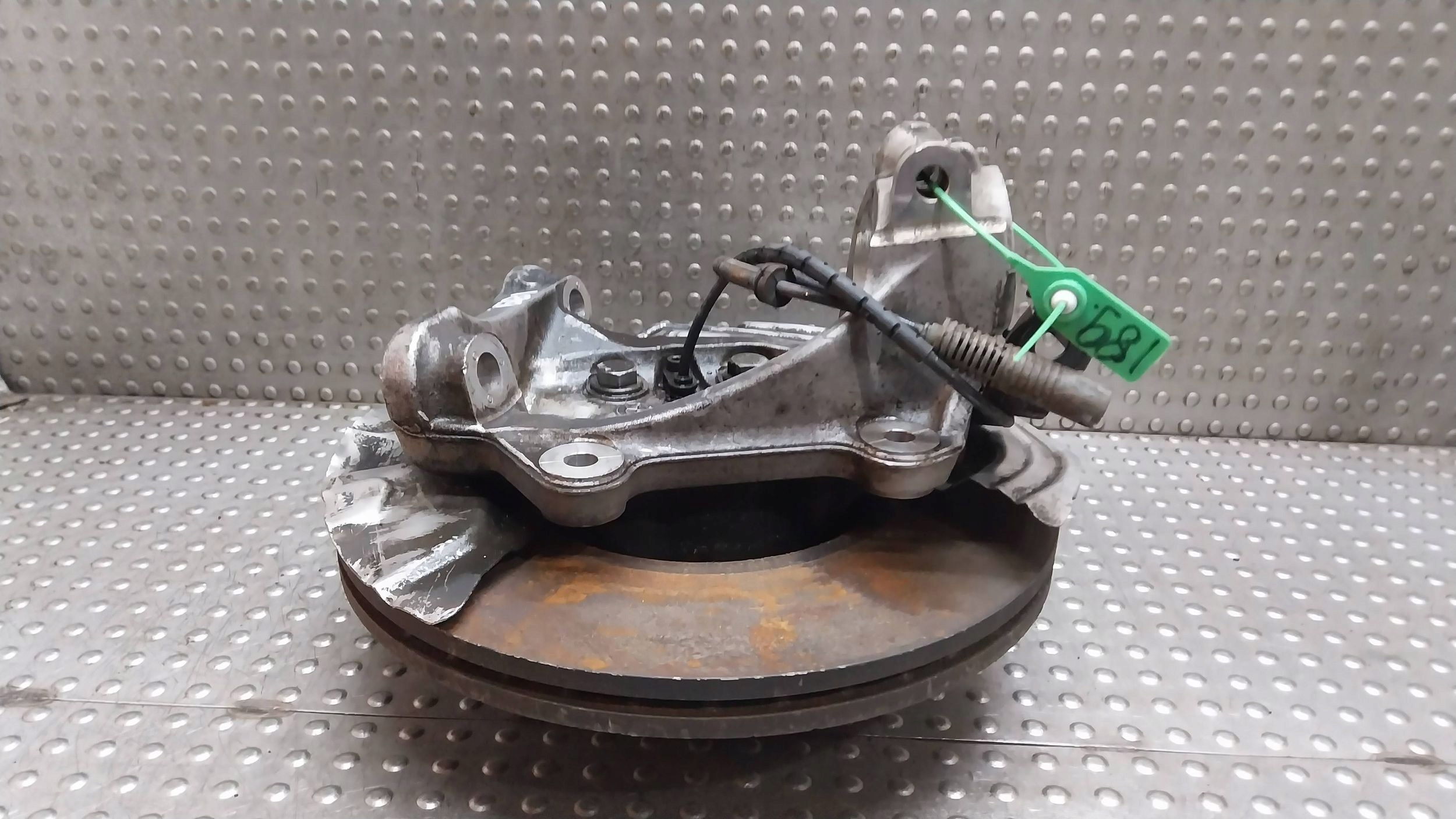 otoč čapu strmeň pravý predok 6764444 BMW E90 E91 E92 E93 E81 E82 E87