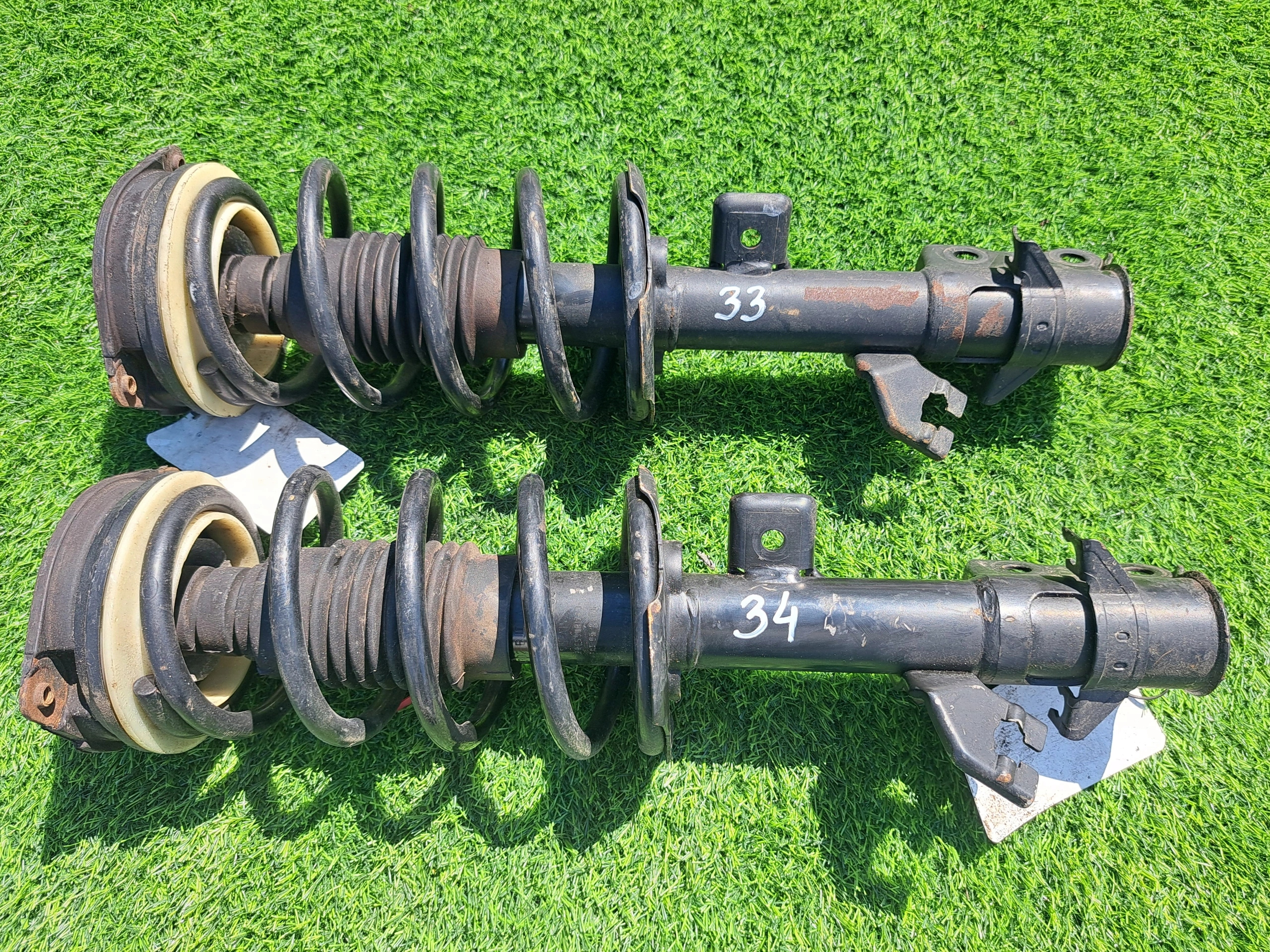 NISSAN NV200 54302BJ00A shock absorber front original MCPERSON
