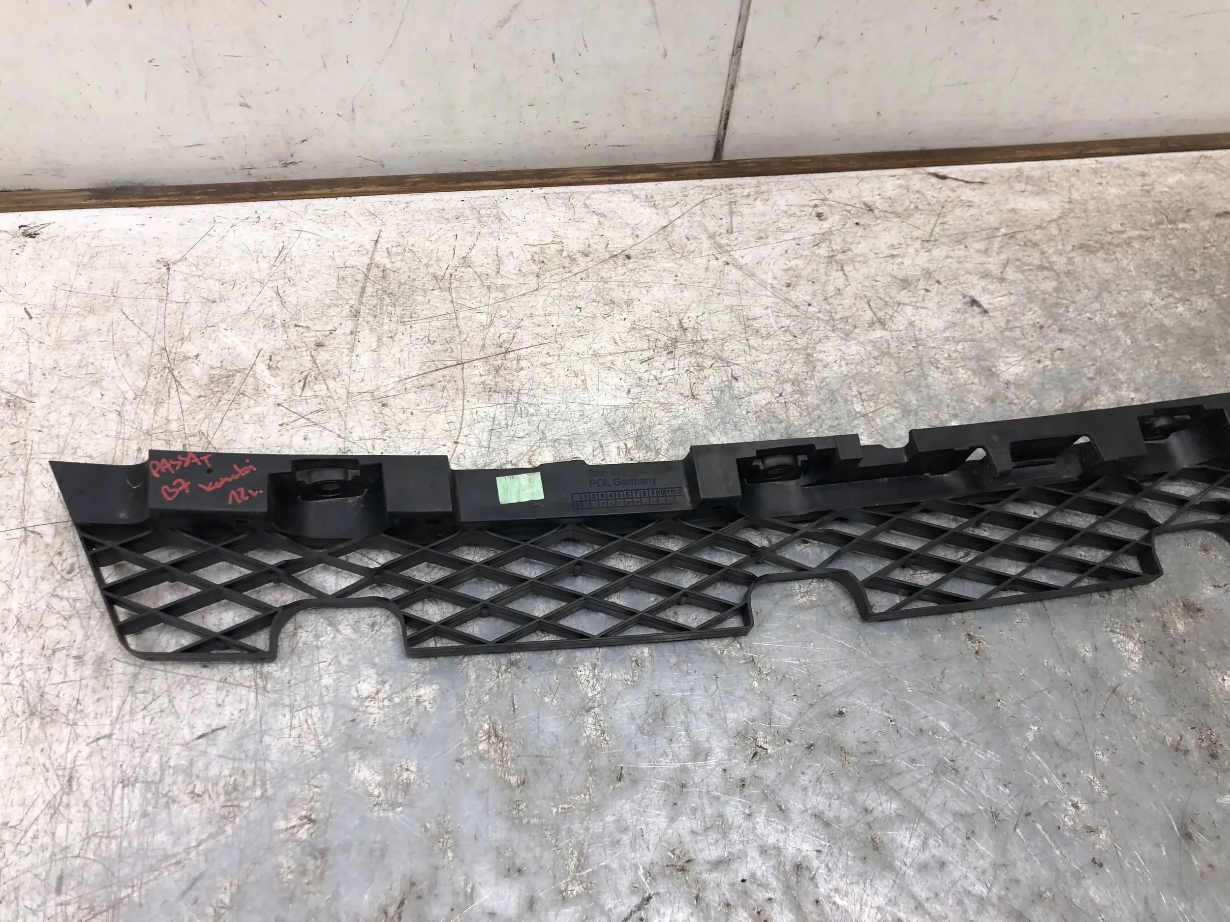 bumper bracket rear part VW PASSAT B7 KOMBI 3AF807863