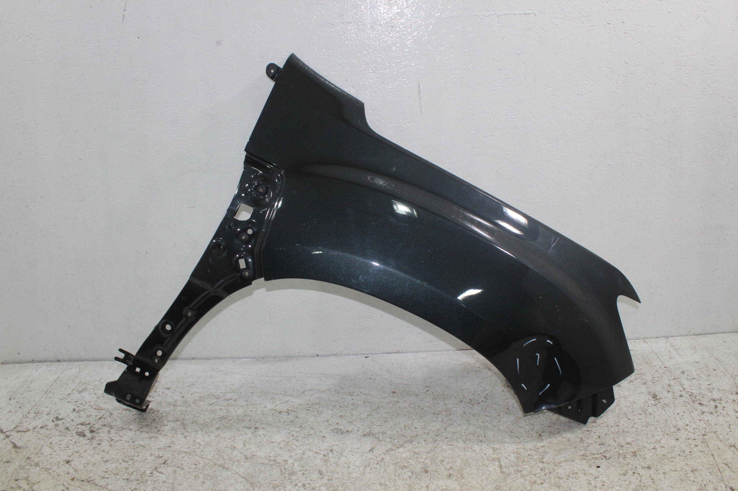 Dacia Duster II fender right front