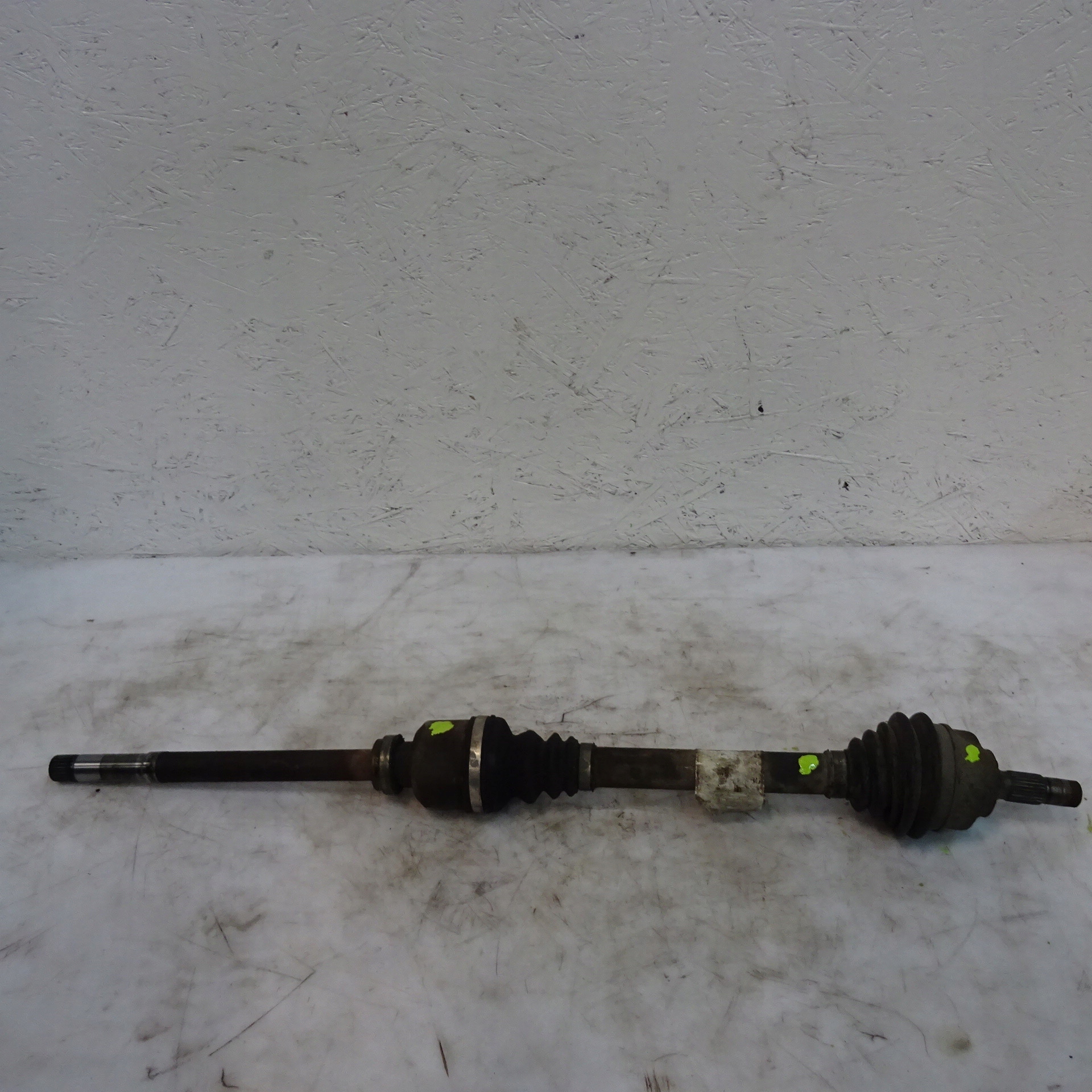 CITROEN C4 and 1.6HDI semi-axis right