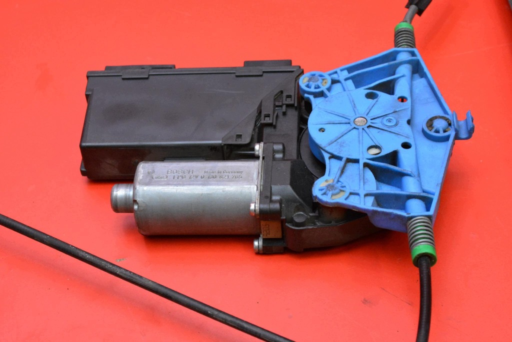 window regulator left front EU 8E1959801H AUDI A4 B7 sedan 04-08