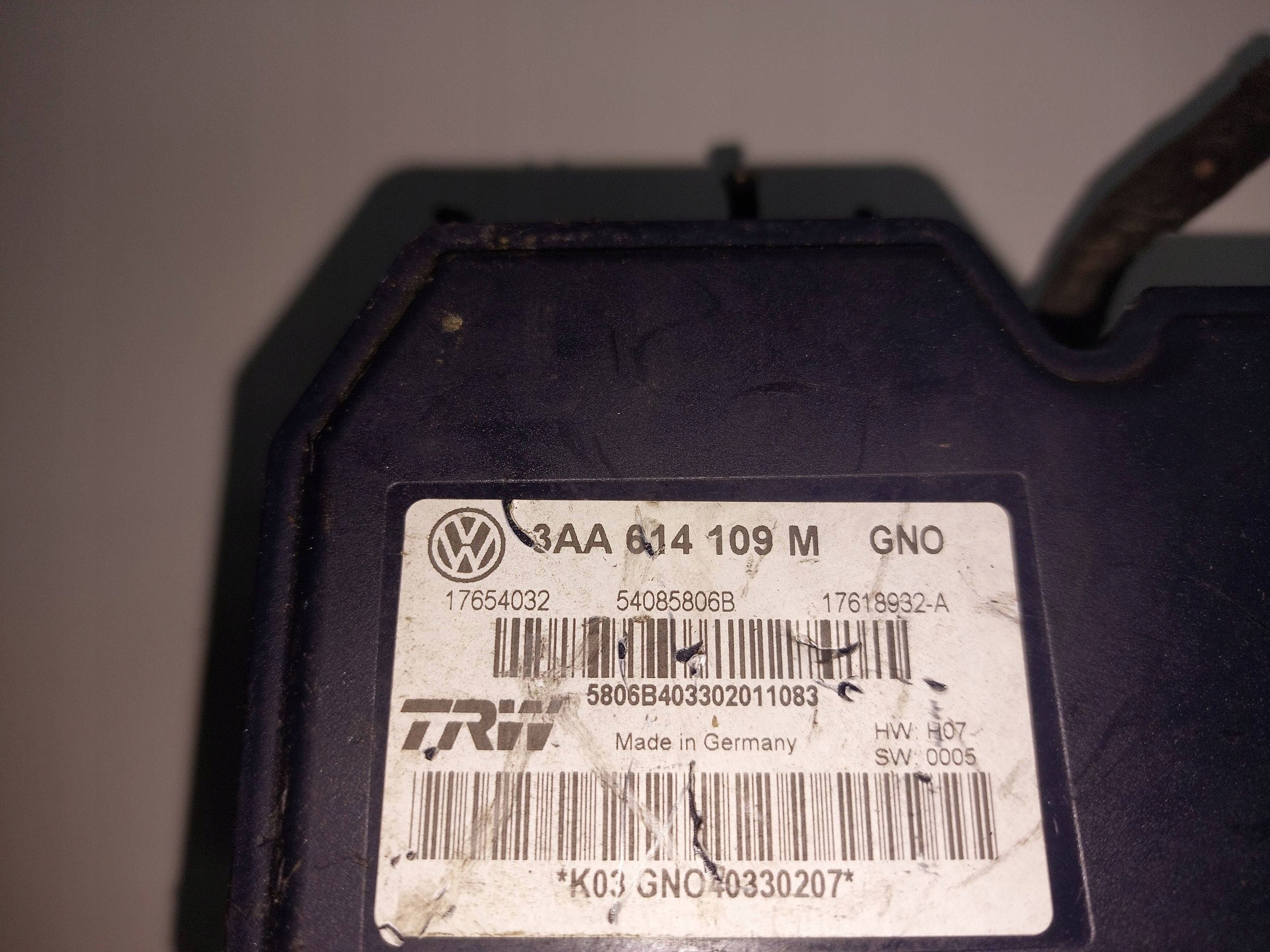 VW PASSAT B7 PASSAT CC pump ABS brake control unit 3AA614109M
