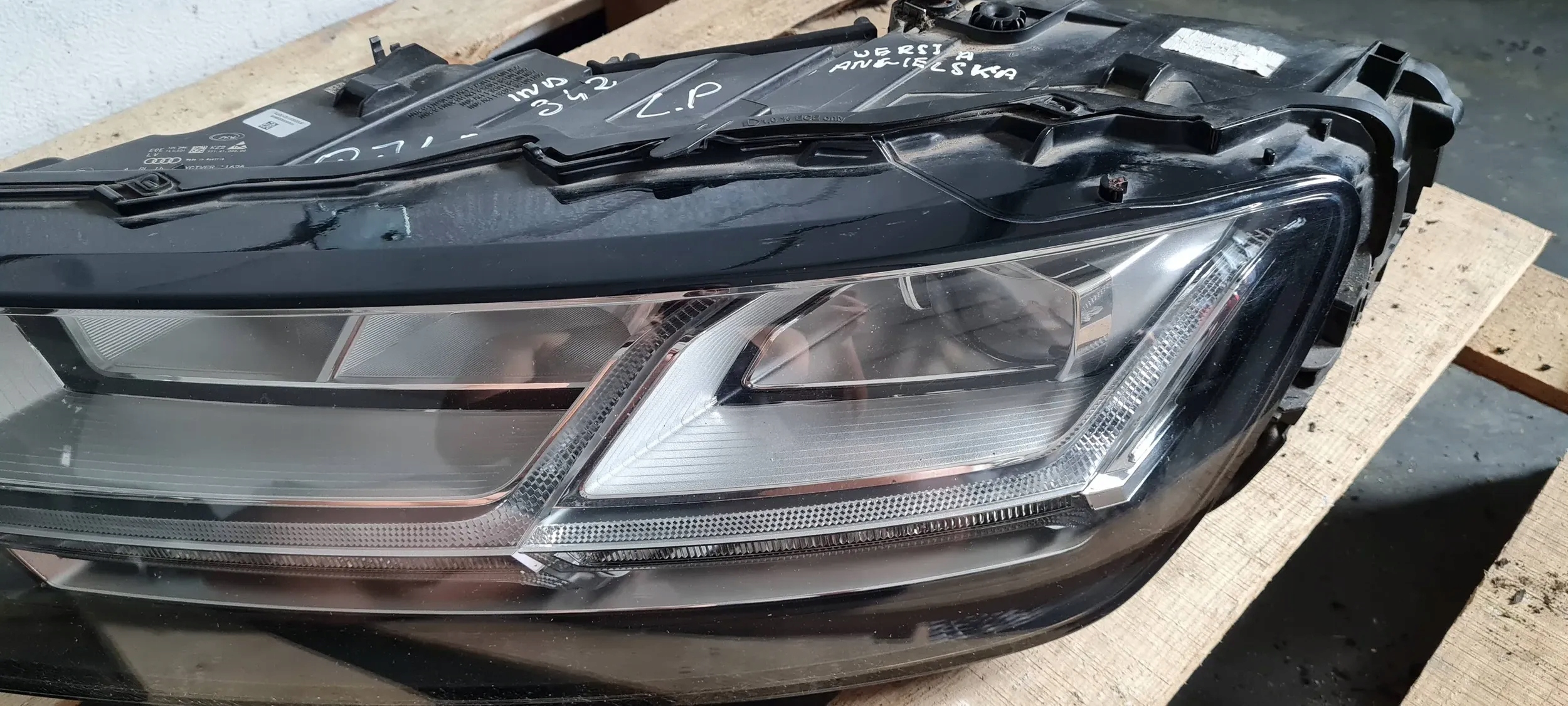 Q7 4M II light left left front FULL LED 4M0941033A