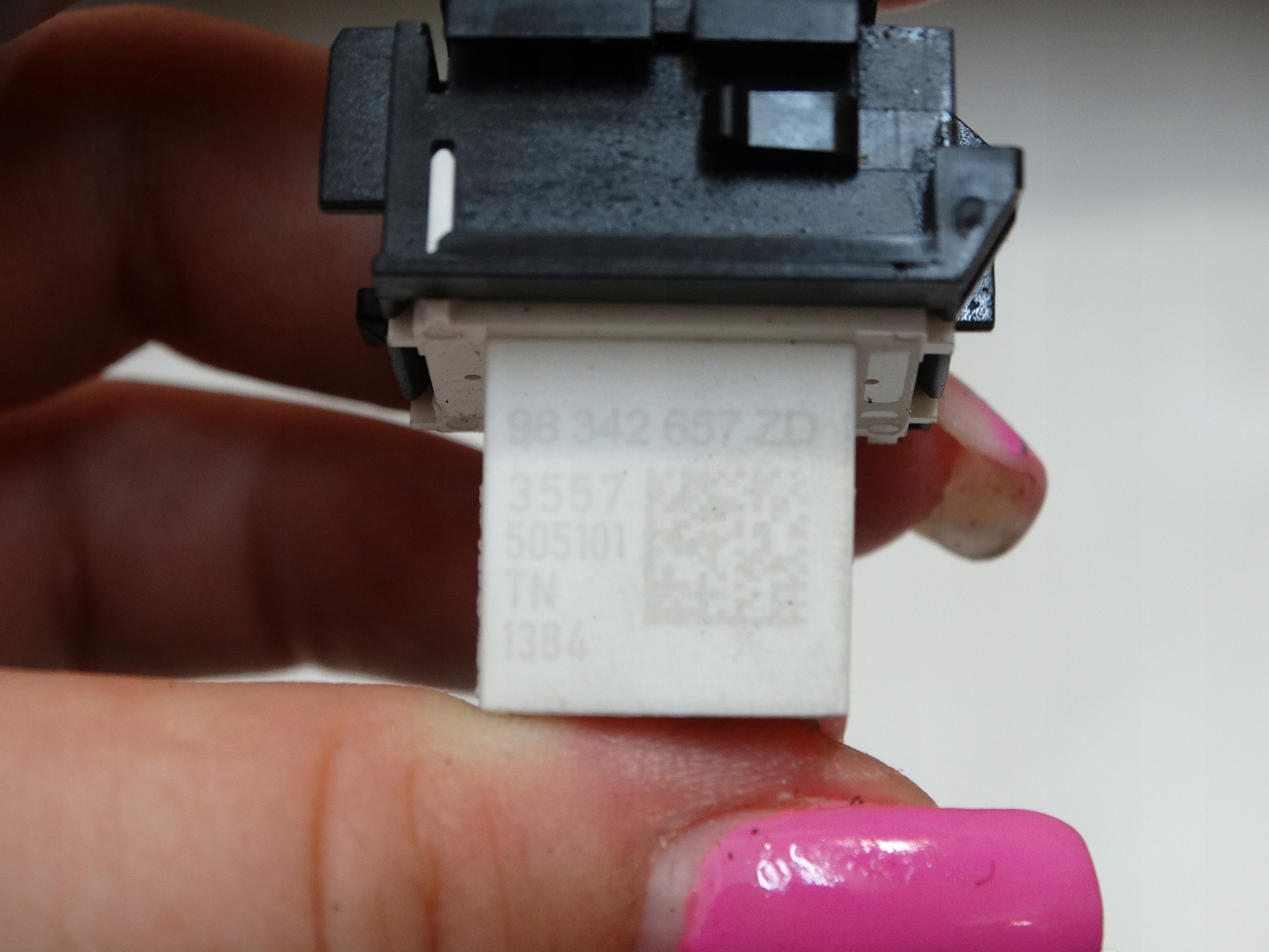 switch button running for BATERII CITROEN C4 III ELEKTRYK 98342657ZD