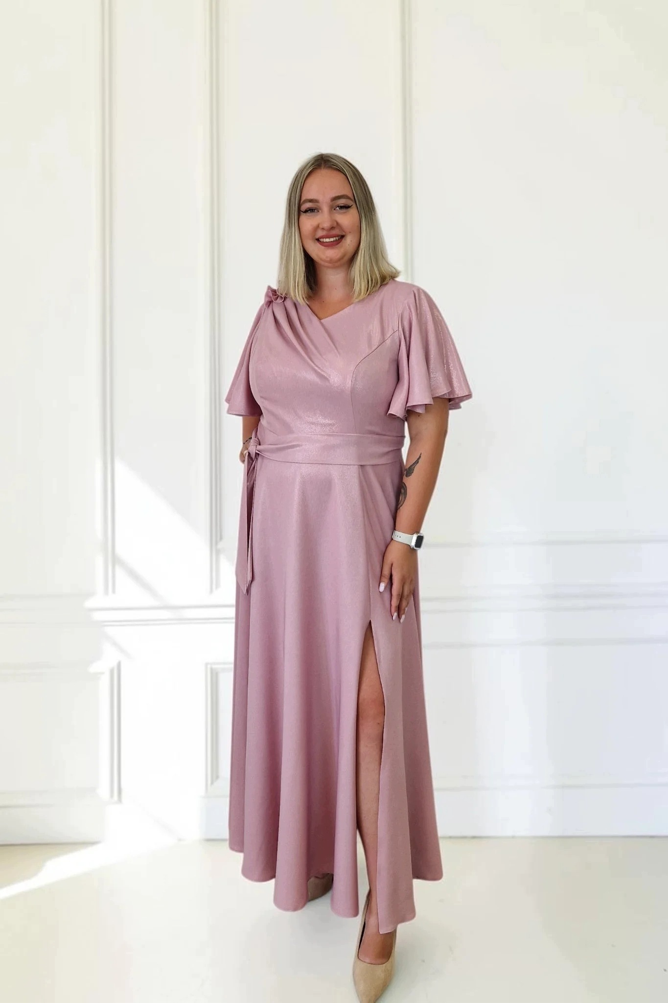 Elegantní Šaty Maxi s leskem Výstřih Voda Starorůžová 50