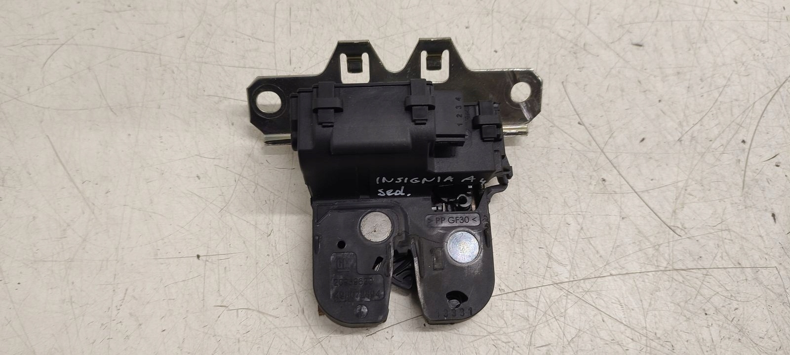 lock bonnet boot Opel Insignia 2,0 CDTI HB
