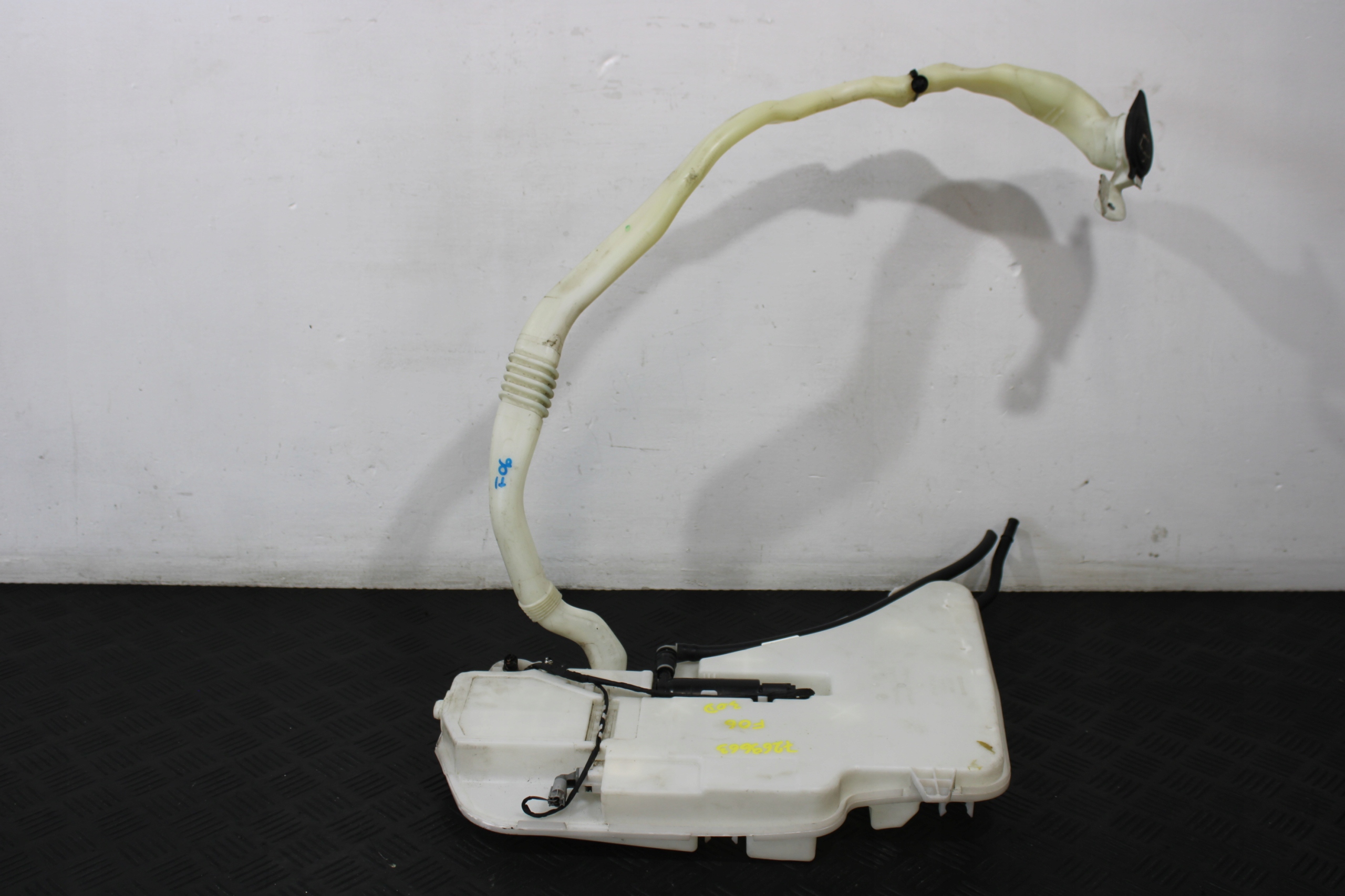 washer fluid tank 7269663 BMW 6 GRAN COUPE F06
