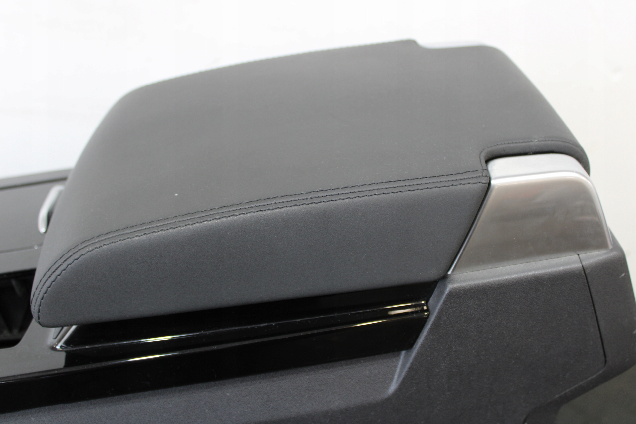 TUNEL central armrest LAND ROVER DISCOVERY V 5 L462