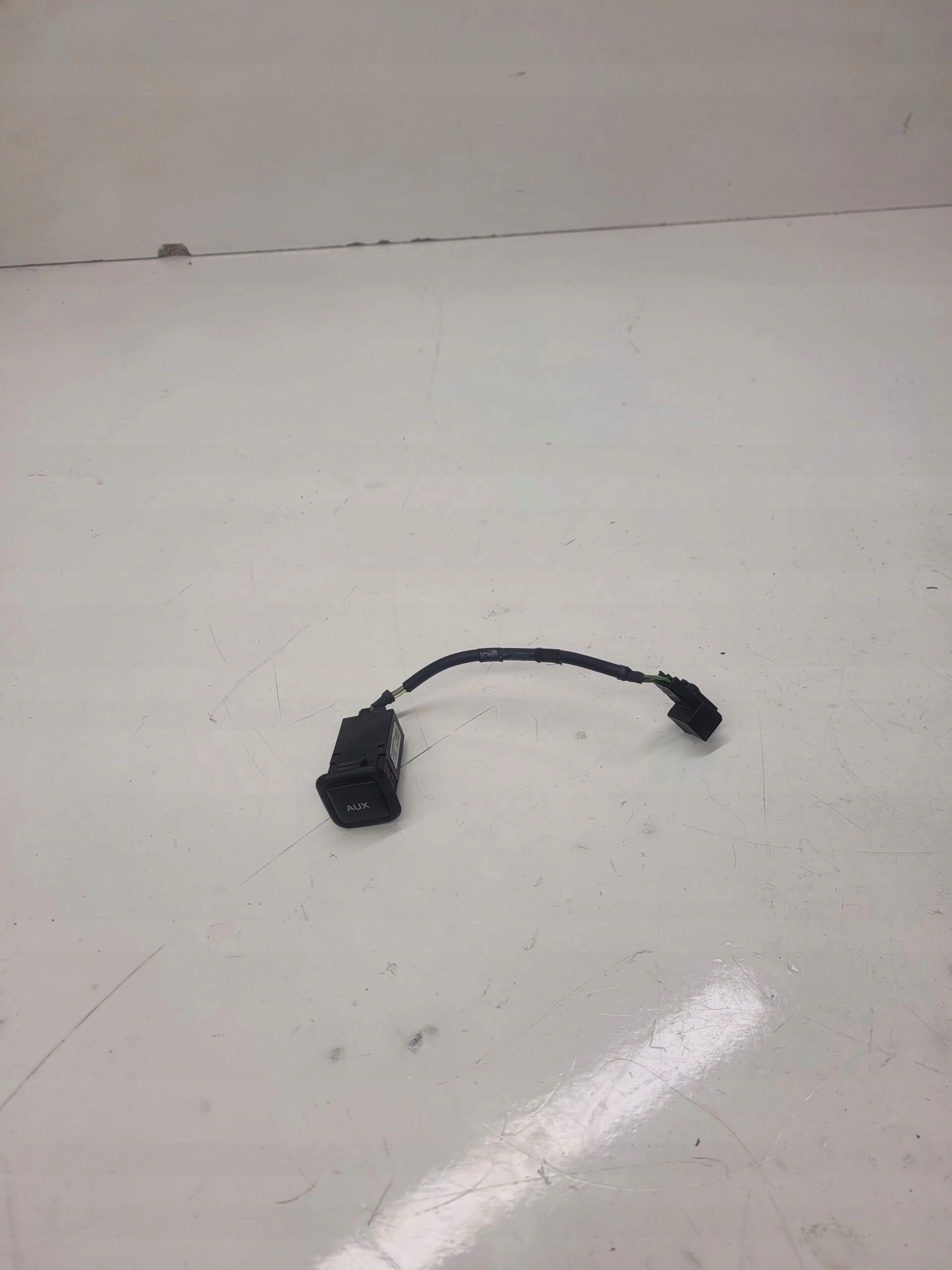 WEJSCIE adapter AUX AUDI A4 B8 A5 Q5 8K0035474B