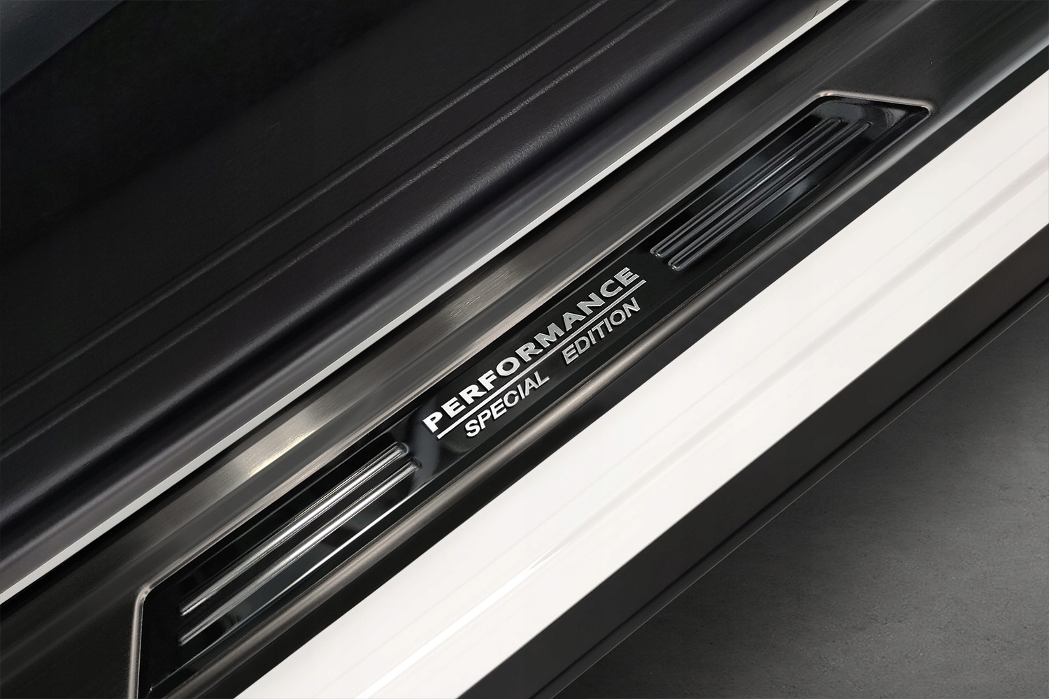 MAZDA CX-60 2022- NAKŁADKI LISTWY PROGOWE PROGI EAN (GTIN) 5901250270159