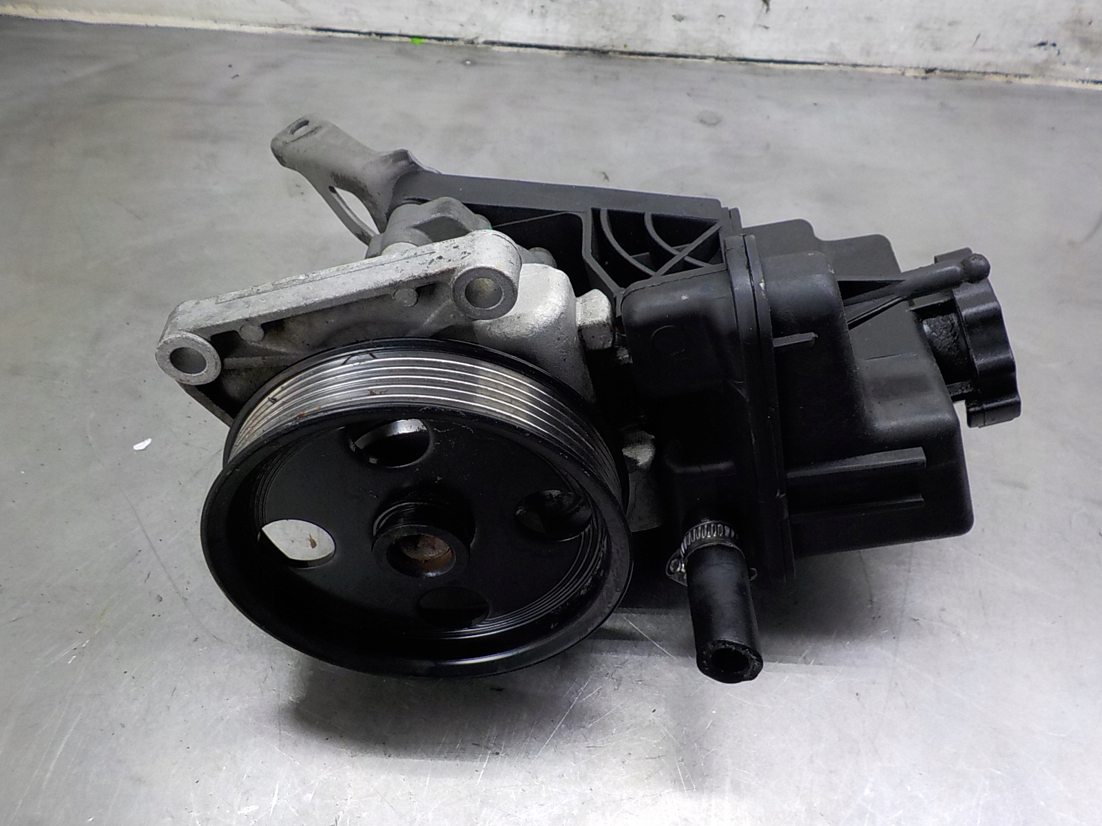 MERCEDES VITO VIANO servo pump 619221421