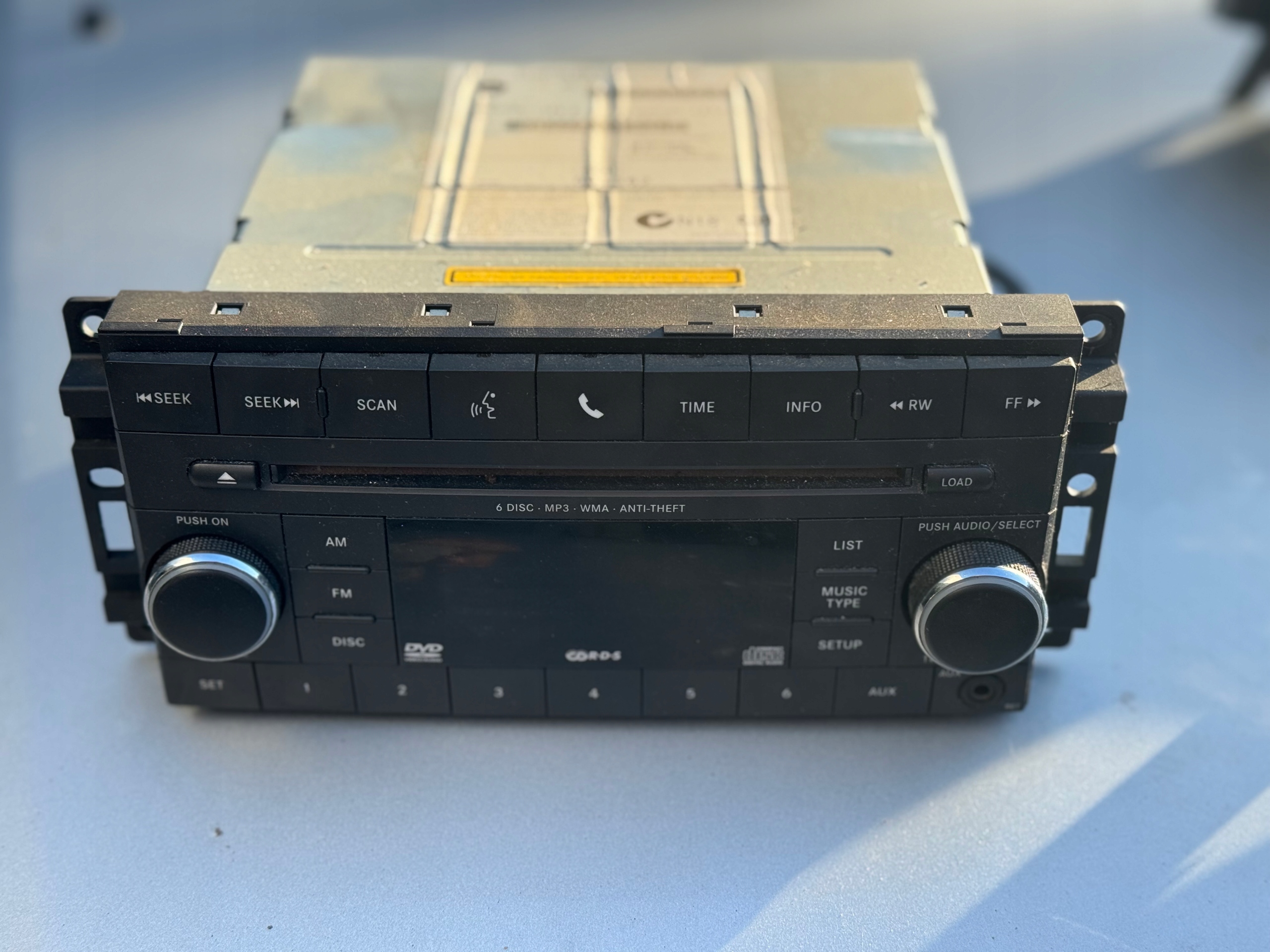 RADIO CD JEEP COMPASS e 13r LIFT 05064953AE