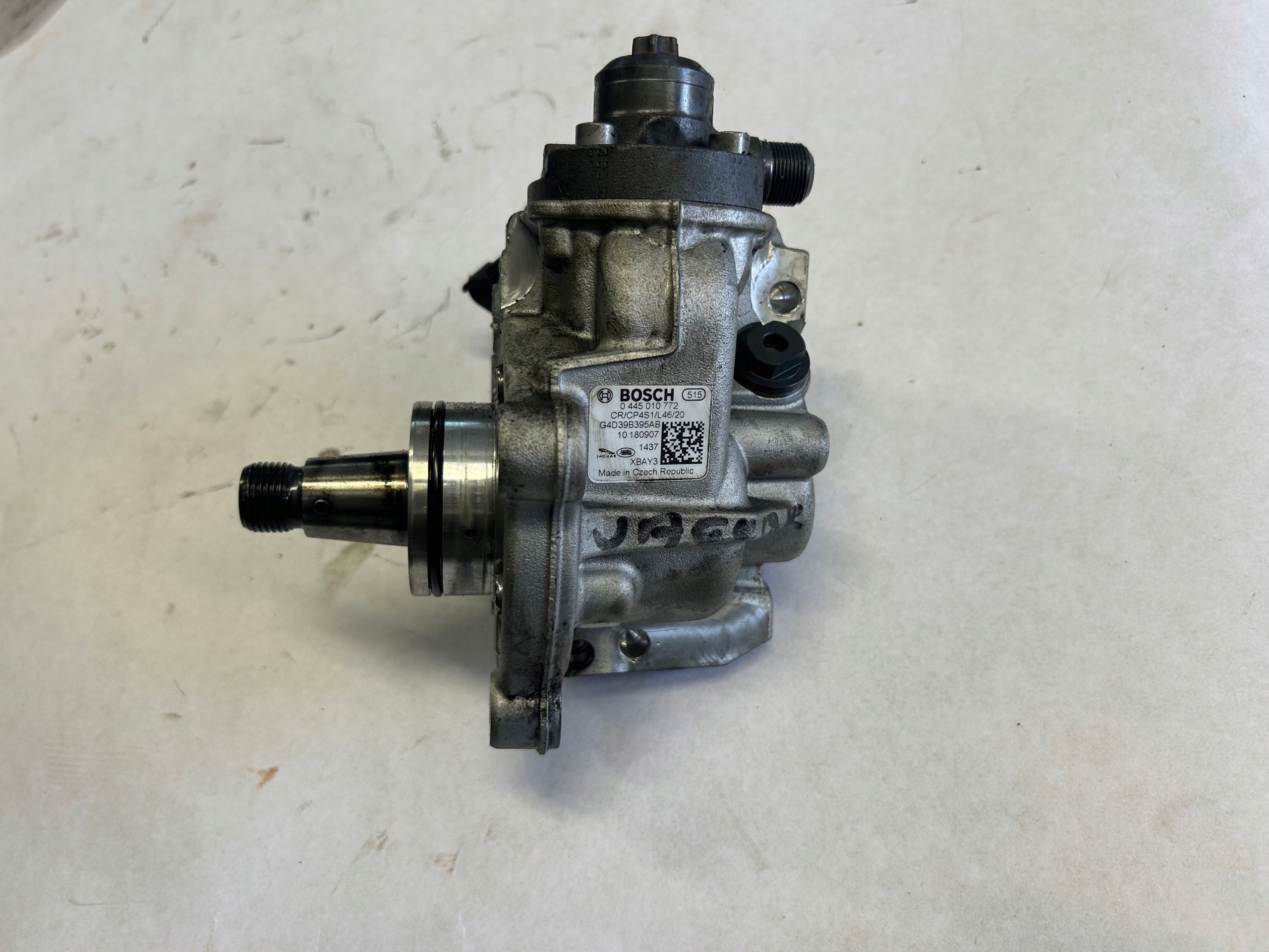 JAGUAR XE 2,0 D LAND ROVER Einspritzpumpe 0445010772
