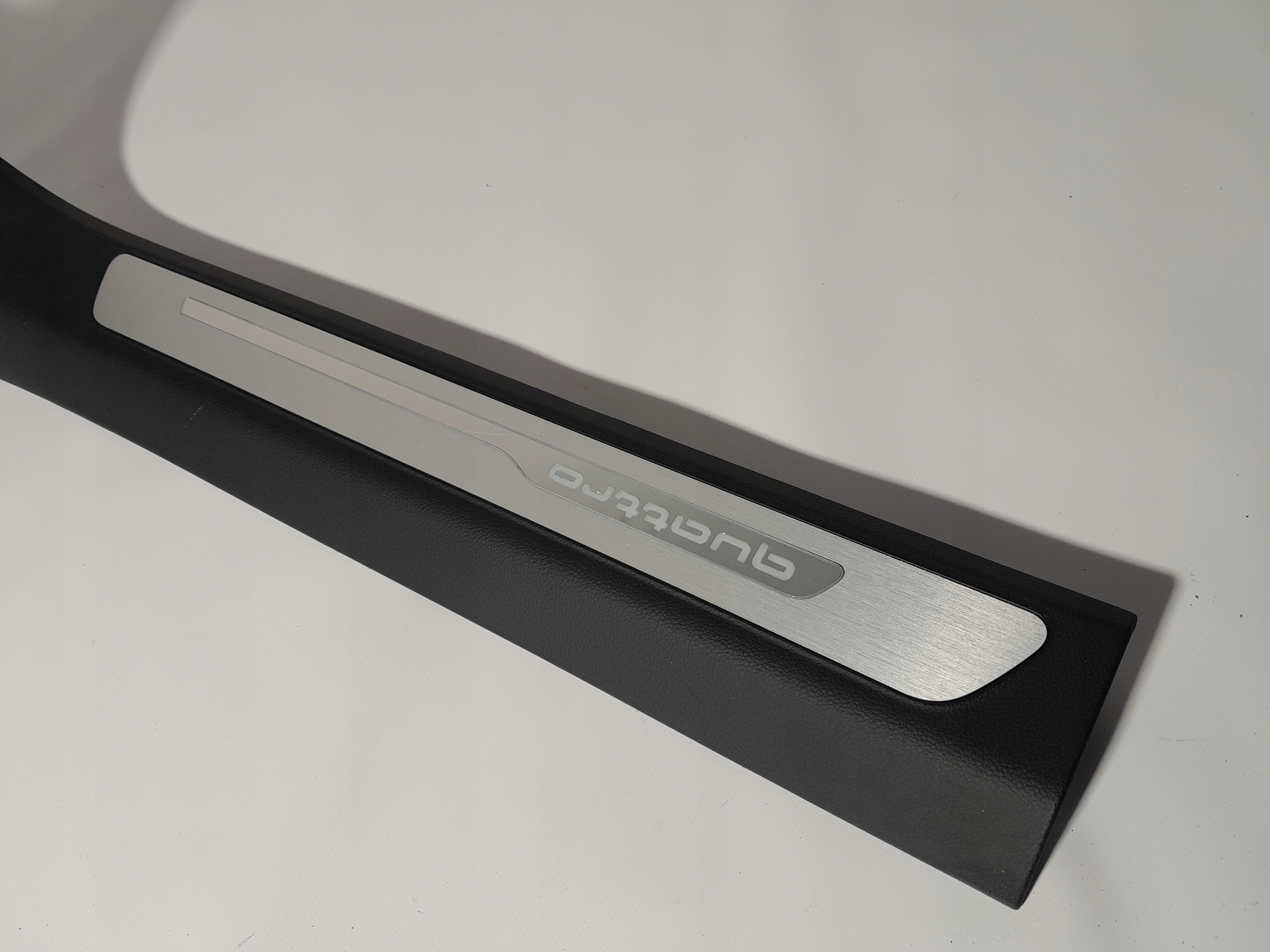 AUDI A8 D4 moulding threshold right 4H1867272L