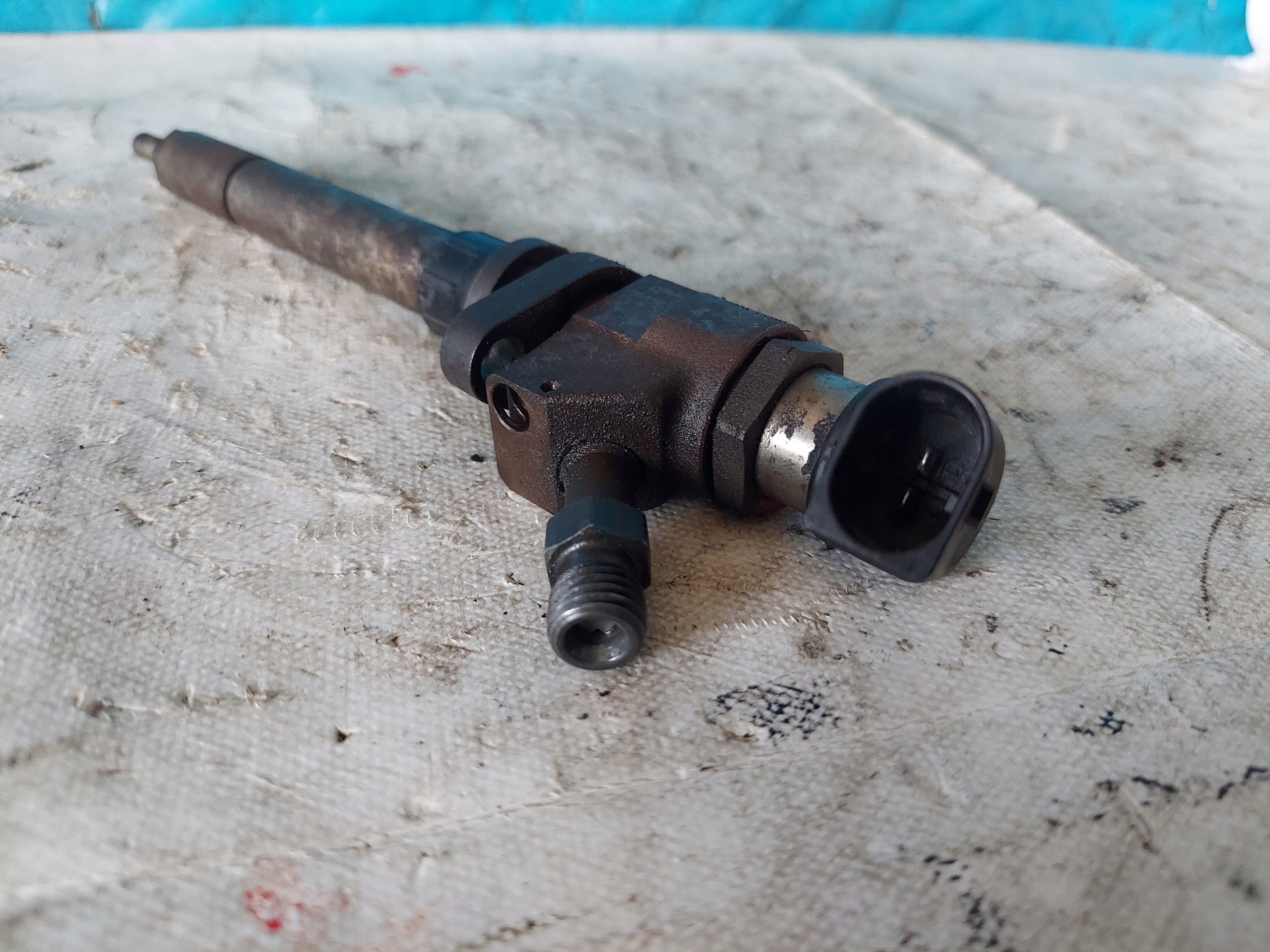 injector V50 FOCUS II 2.0 TD 9857144580