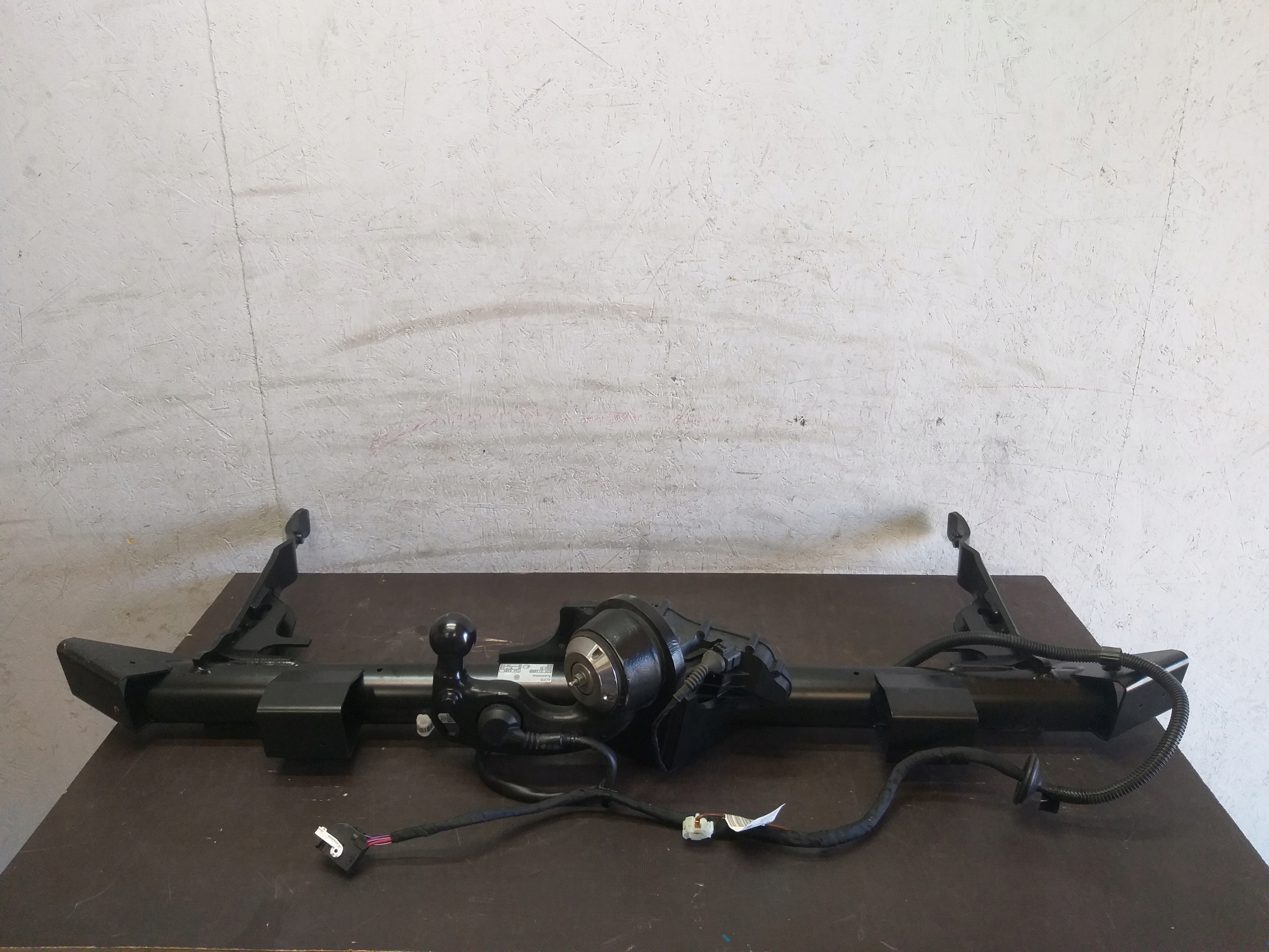 HAK HOLOWNICZY VW ID4 11A803881F