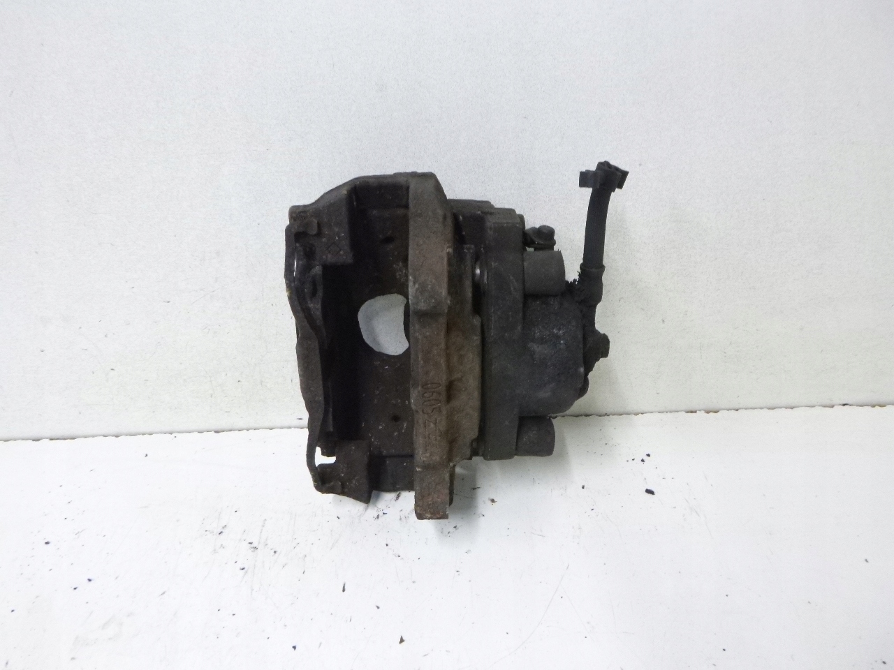 caliper brake front left Opel Signum 2.2 05r.