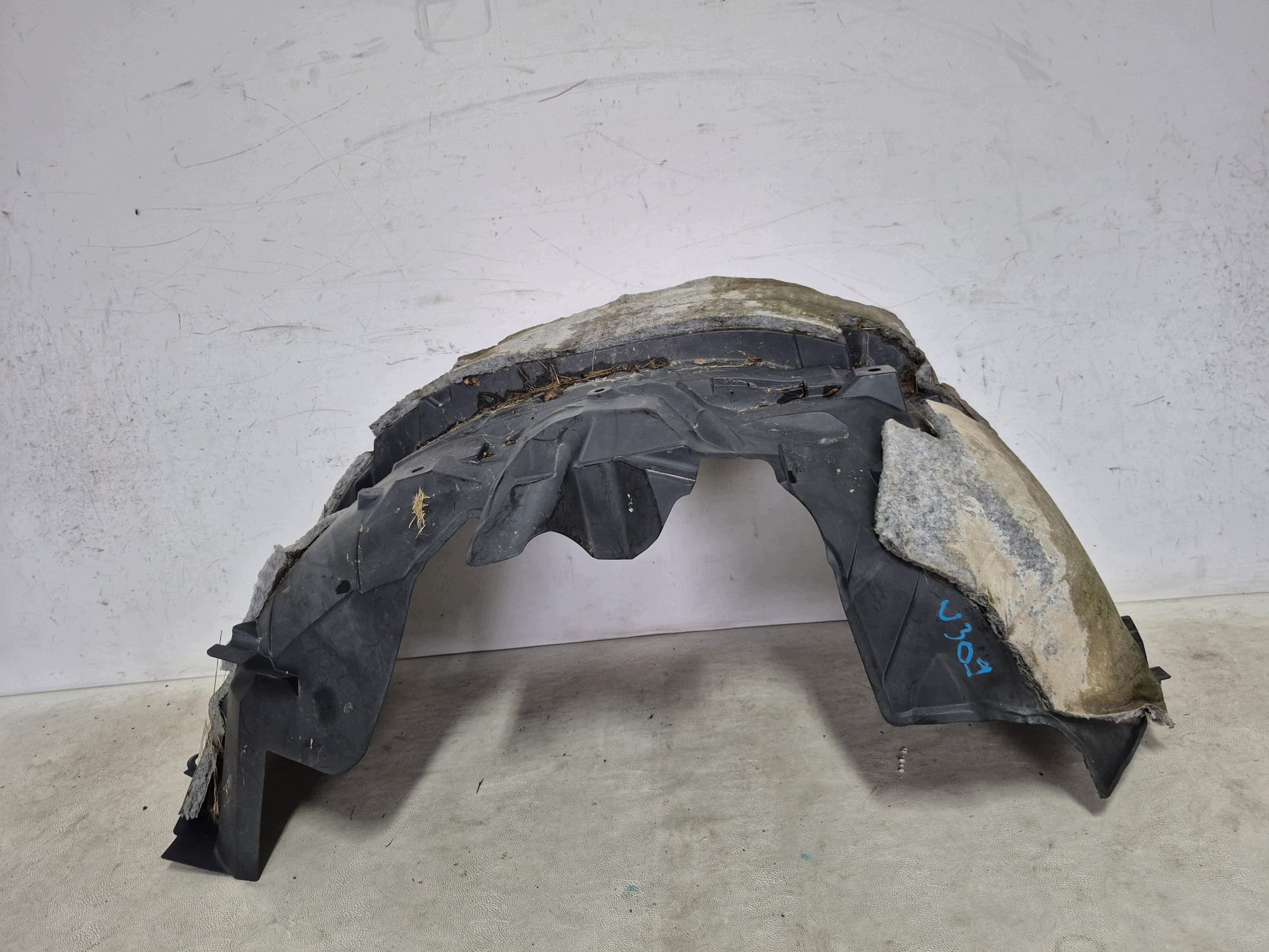 MERCEDES X-KLASA W470 X470 mudguard right front front