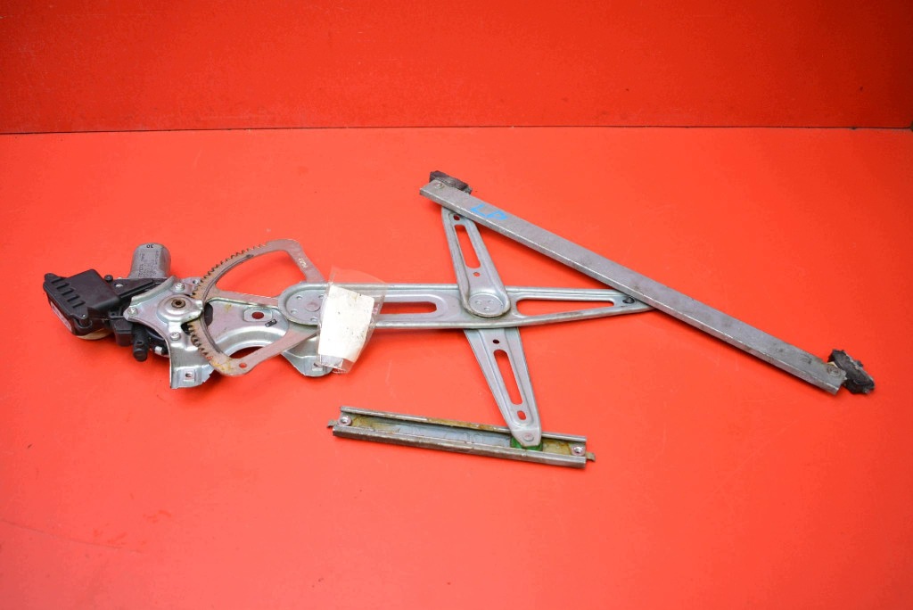 window regulator left front EU 85702-0F010 TOYOTA YARIS 2 II 5D 05-09
