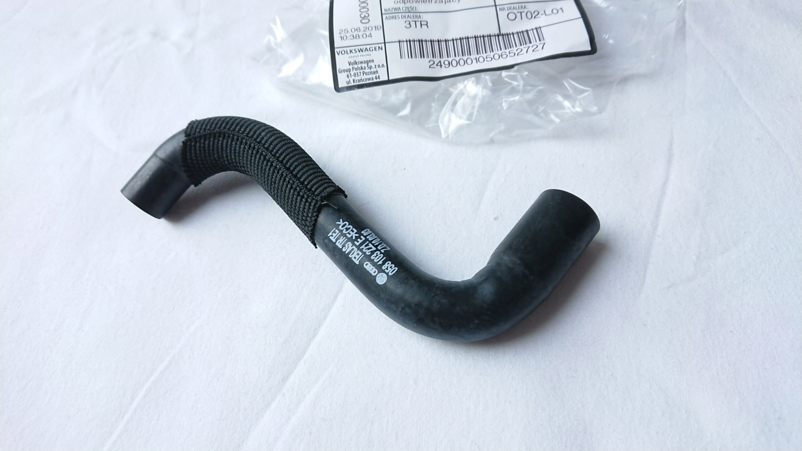 PRZEWOD ODPOWIETRZAJACY AUDI A4 B5 B6 A6 C5 1 8 T Engine Type Gasoline